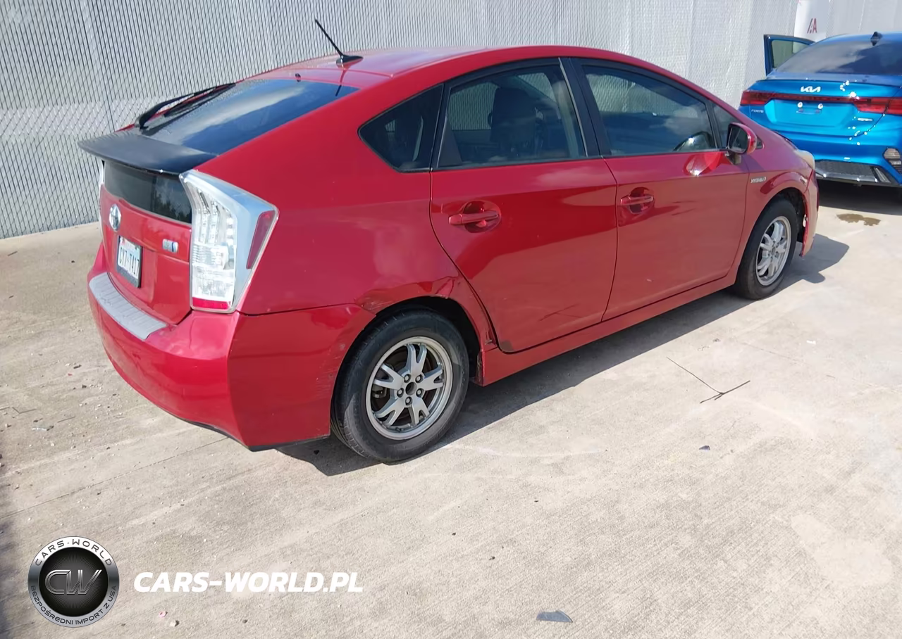 2011 Toyota Prius Three VIN:JTDKN3DU8B0315088 - 4