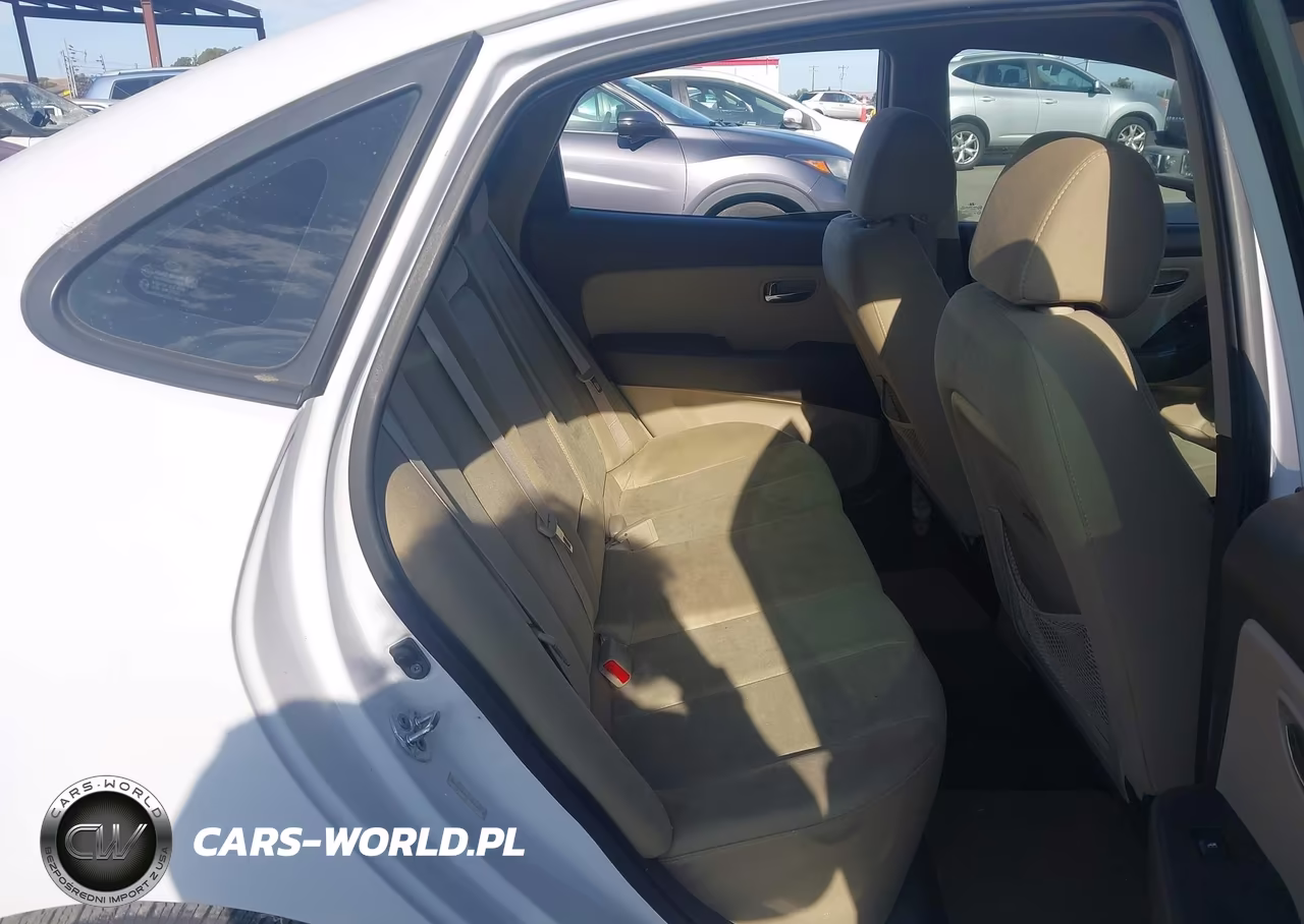 2010 Hyundai Elantra Gls VIN:KMHDU4AD5AU892086 - 8
