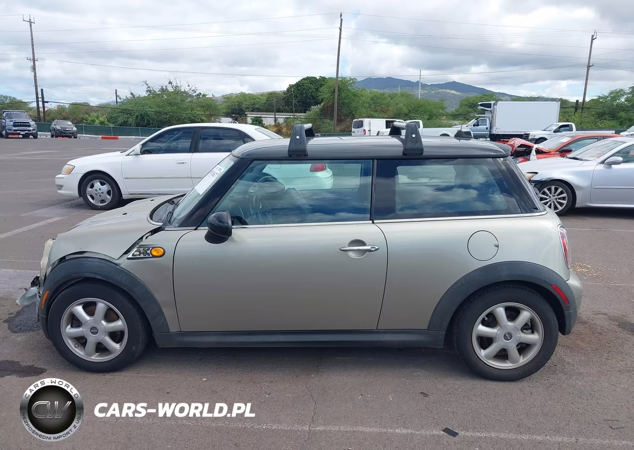 2010 Mini Cooper VIN:WMWMF3C50ATZ22256 - 15