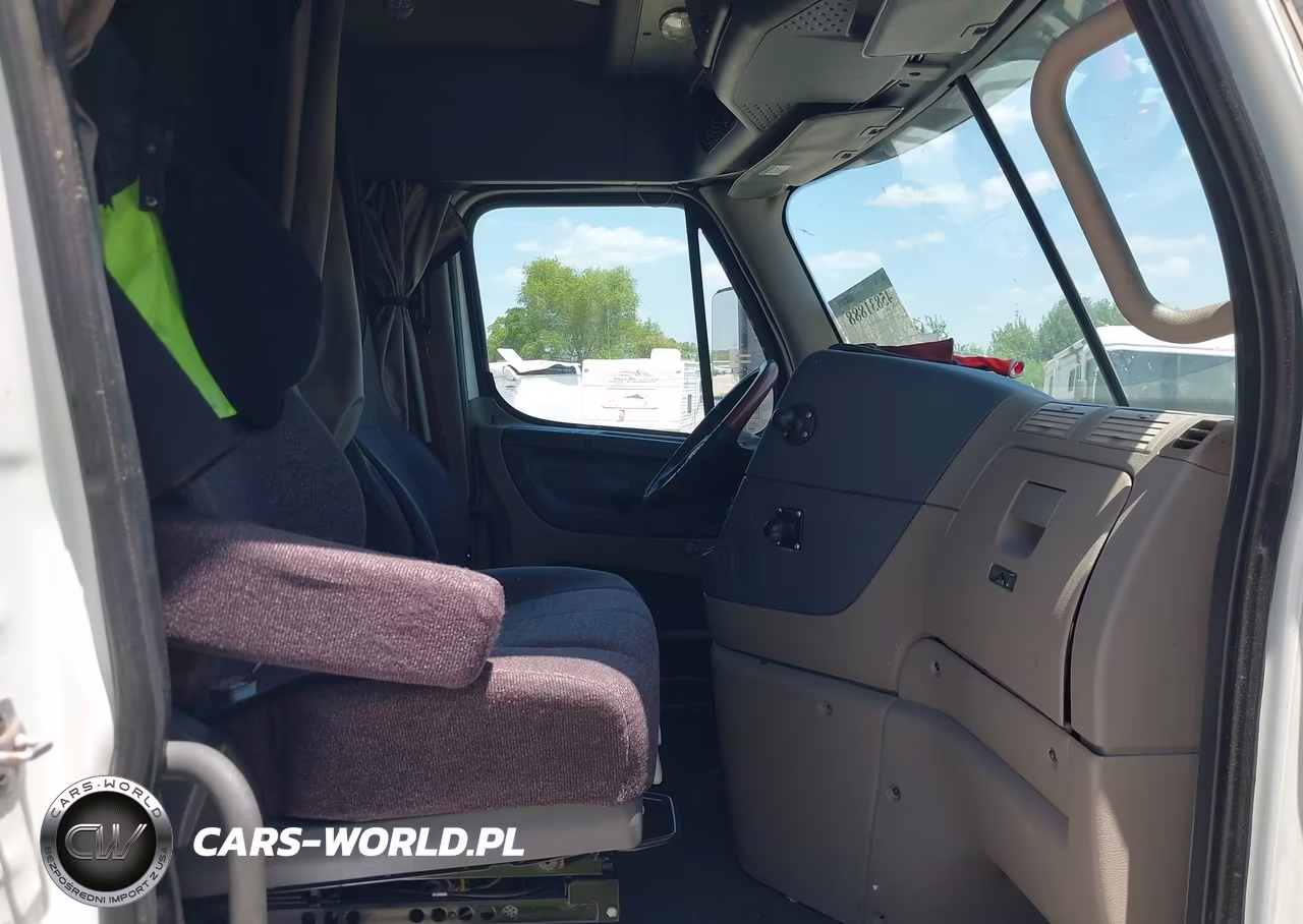 2017 Freightliner Cascadia 125 VIN:3AKJGLDV7HSJD8340 - 7