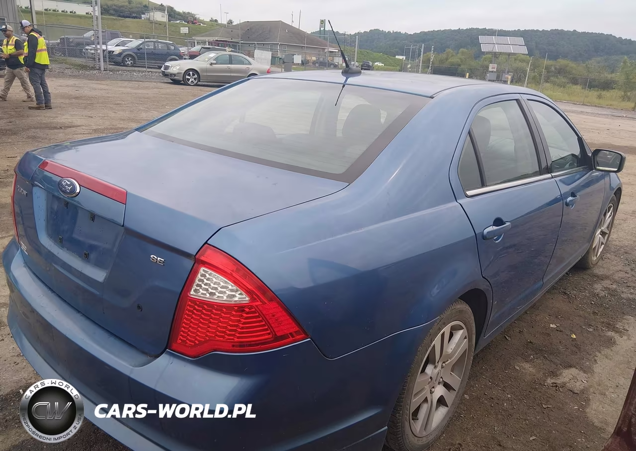 2010 Ford Fusion Se VIN:3FAHP0HA5AR258887 - 4