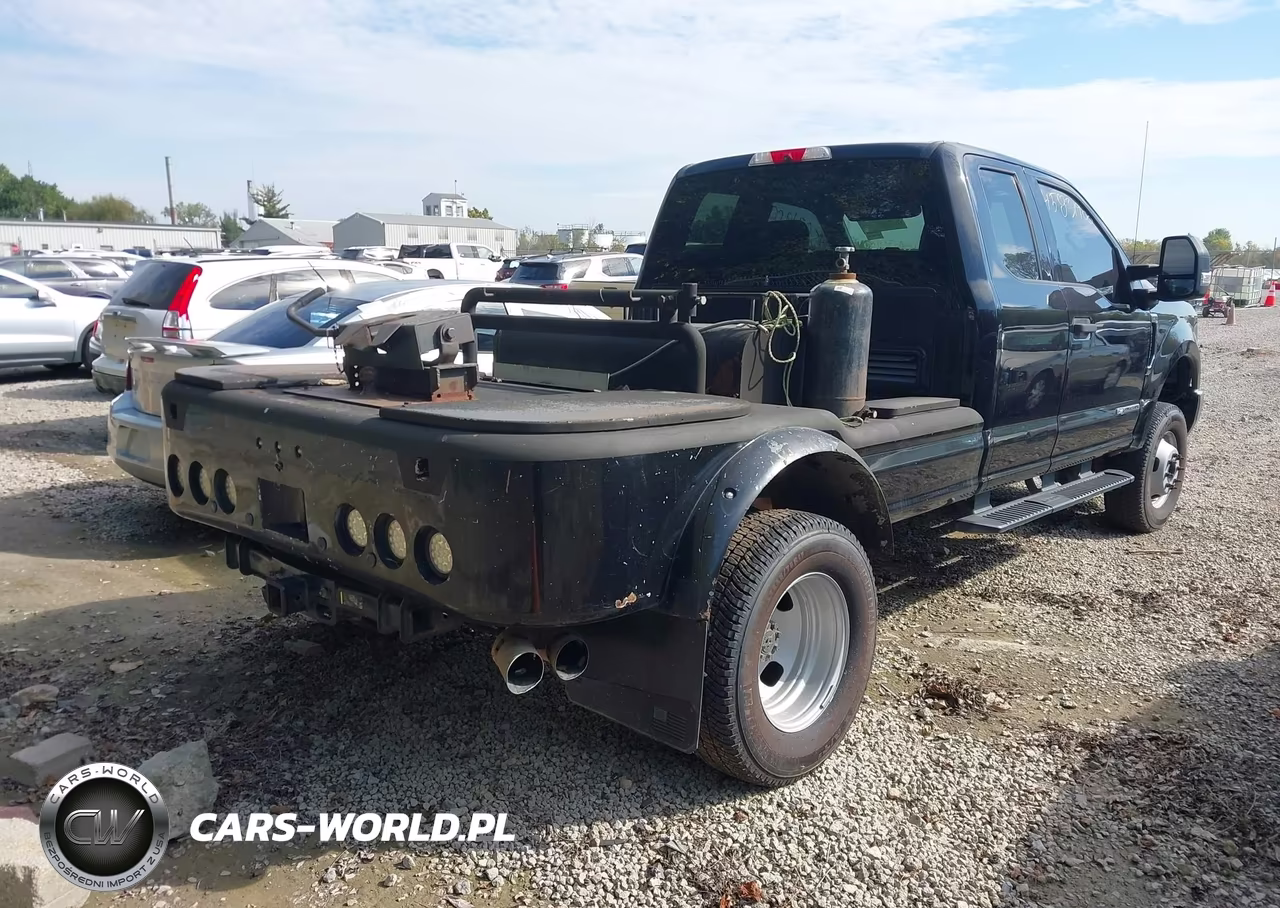 2019 Ford F-350 Xlt VIN:1FT8X3DT0KEC49764 - 4