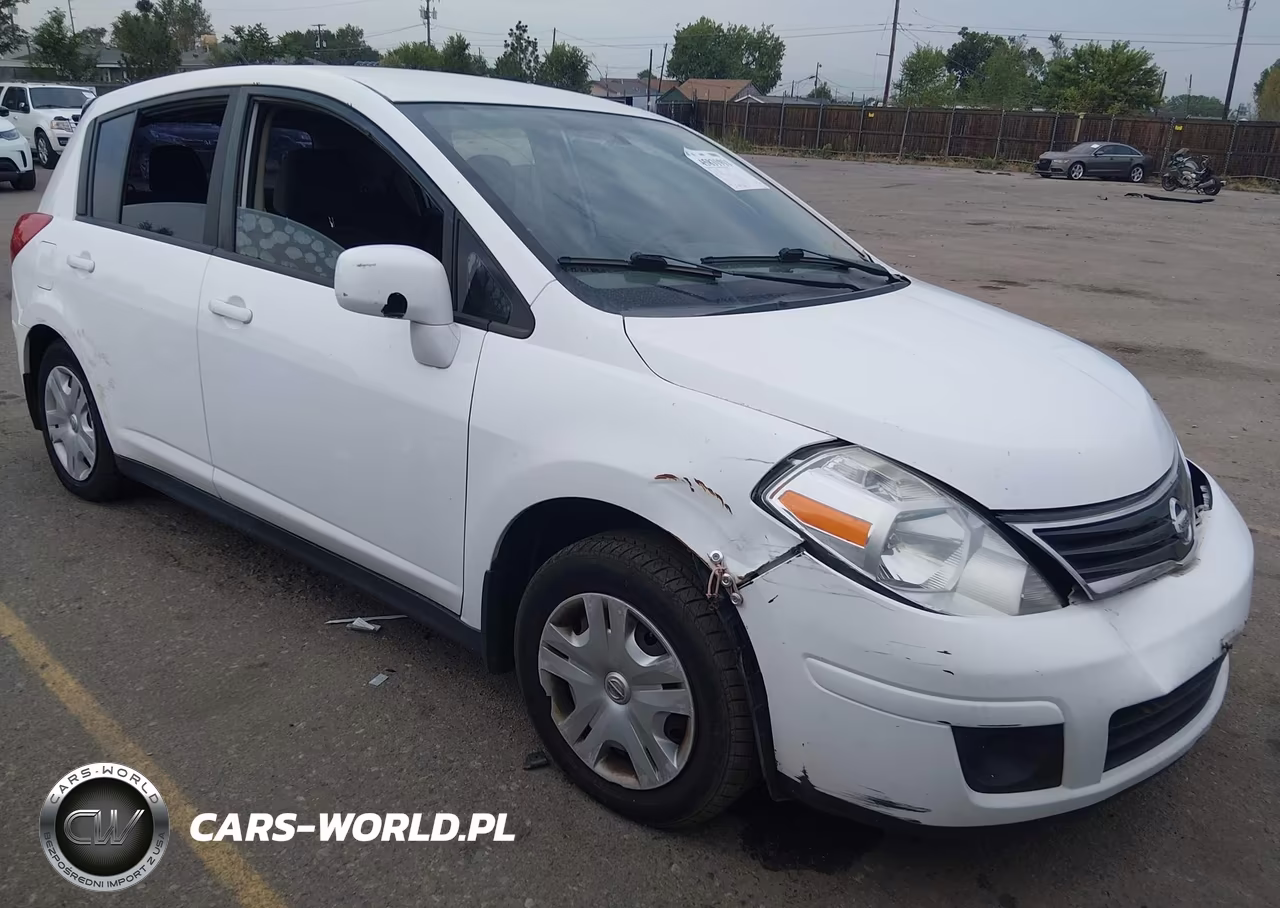 2012 Nissan Versa 1.8 S – zdjęcie 1 z 17