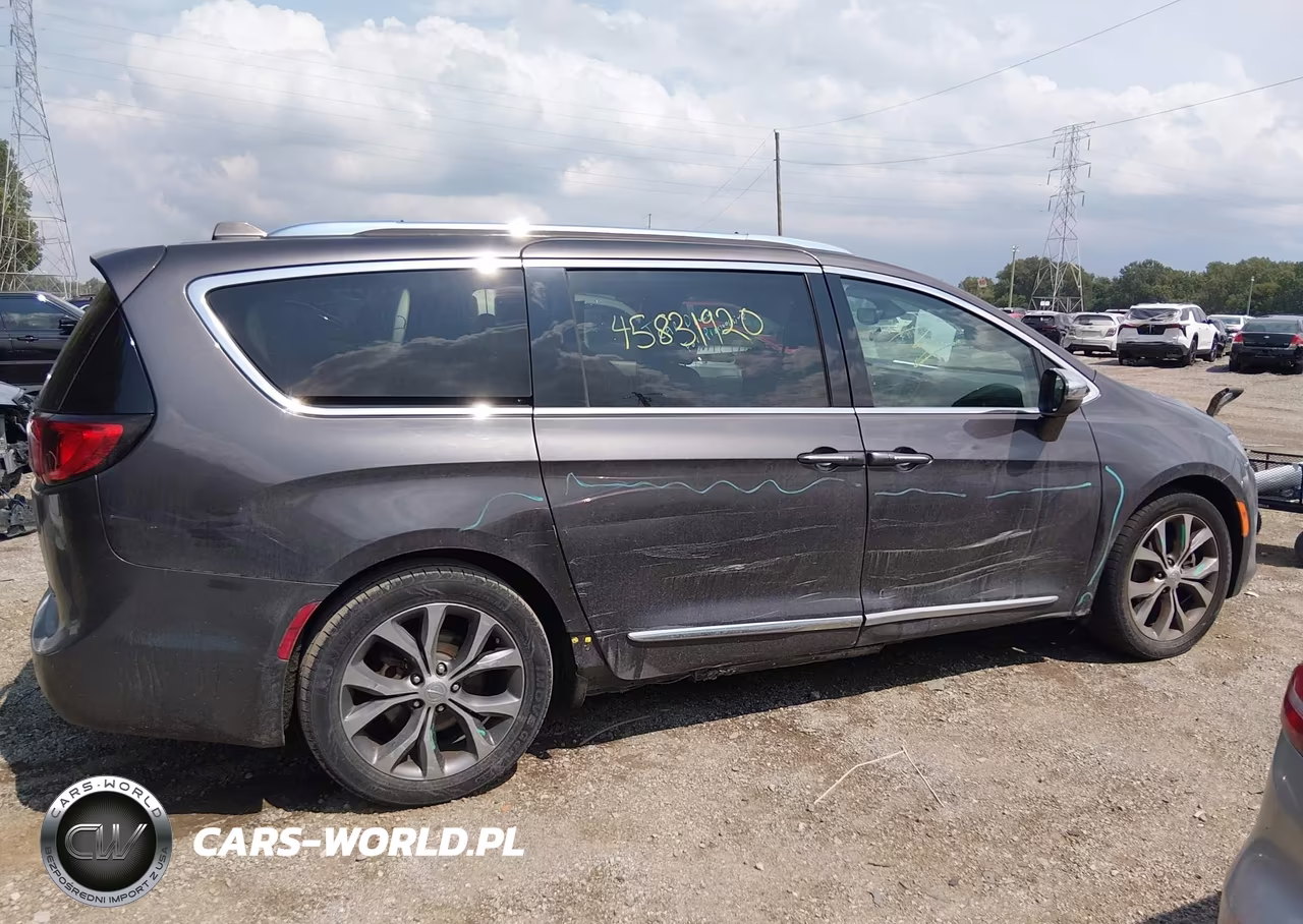 2018 Chrysler Pacifica Limited VIN:2C4RC1GG1JR186887 - 13