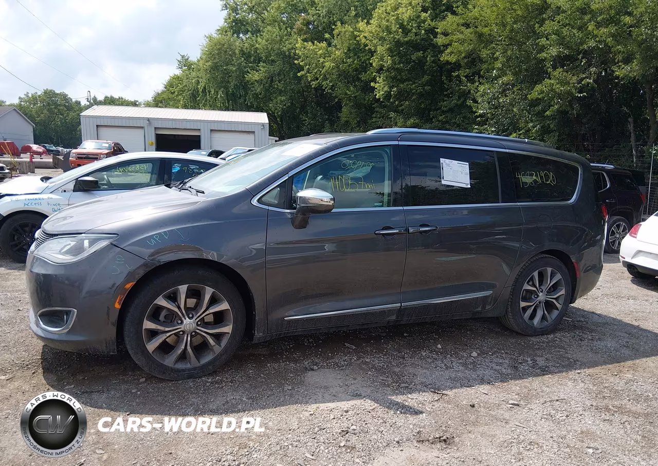 2018 Chrysler Pacifica Limited VIN:2C4RC1GG1JR186887 - 14