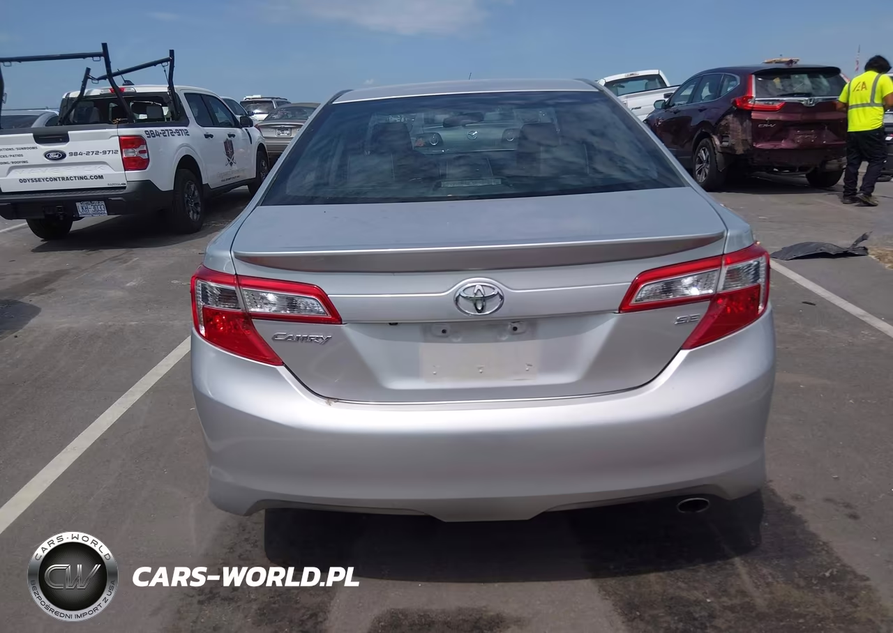 2014 Toyota Camry Se VIN:4T1BF1FK1EU413742 - 17