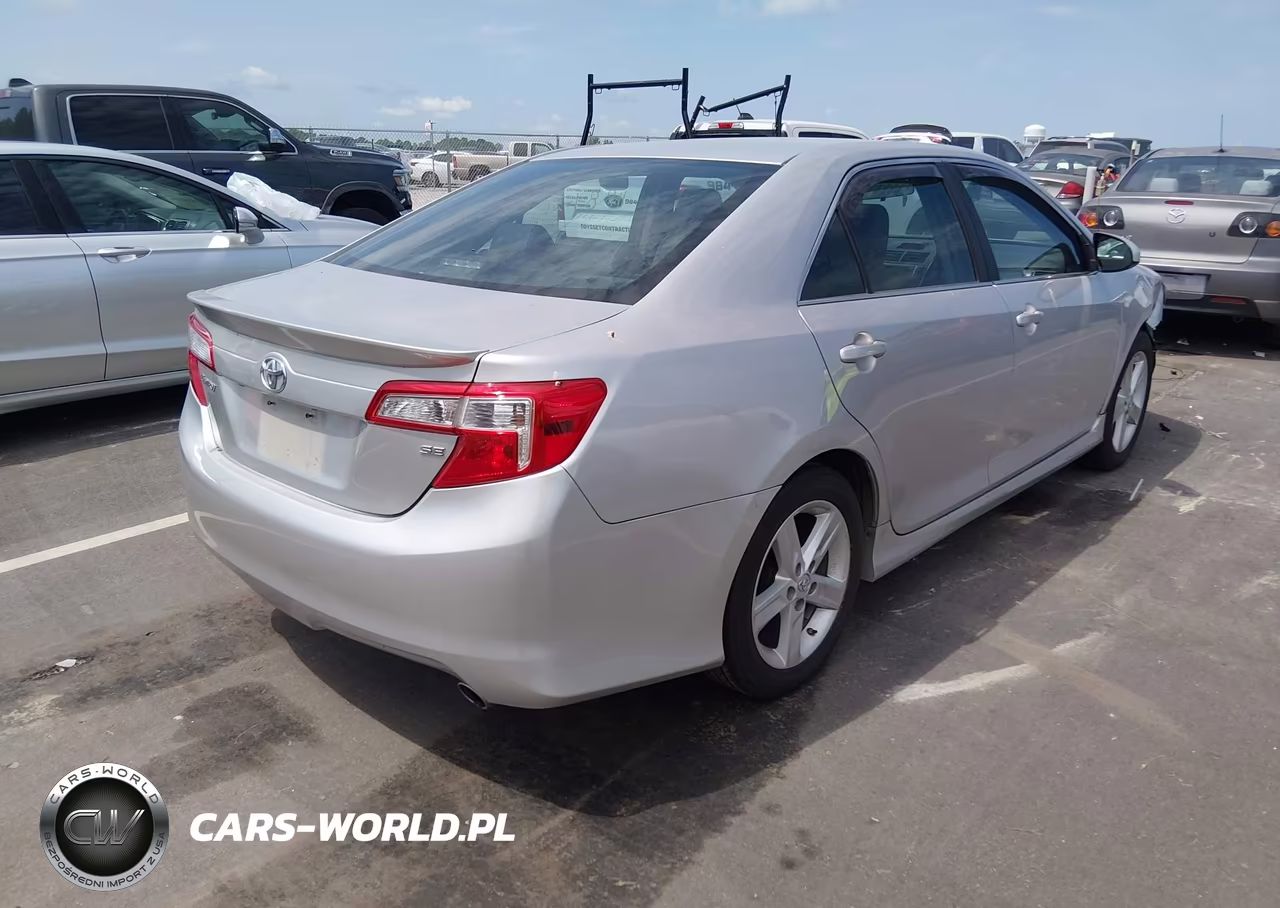 2014 Toyota Camry Se VIN:4T1BF1FK1EU413742 - 4