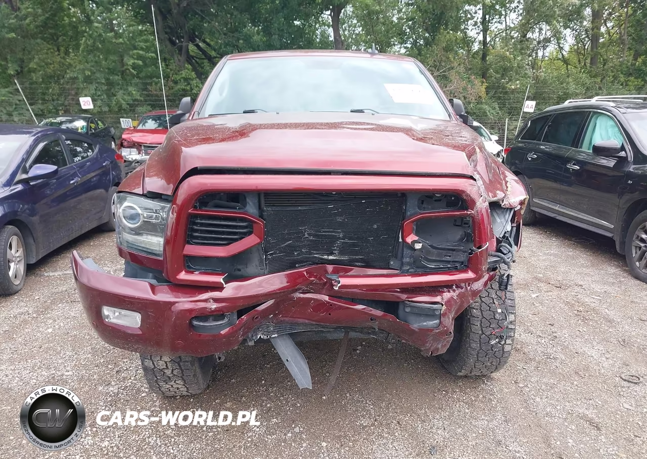 2018 Ram 3500 Laramie 4X4 8' Box VIN:3C63R3JL5JG310999 - 11