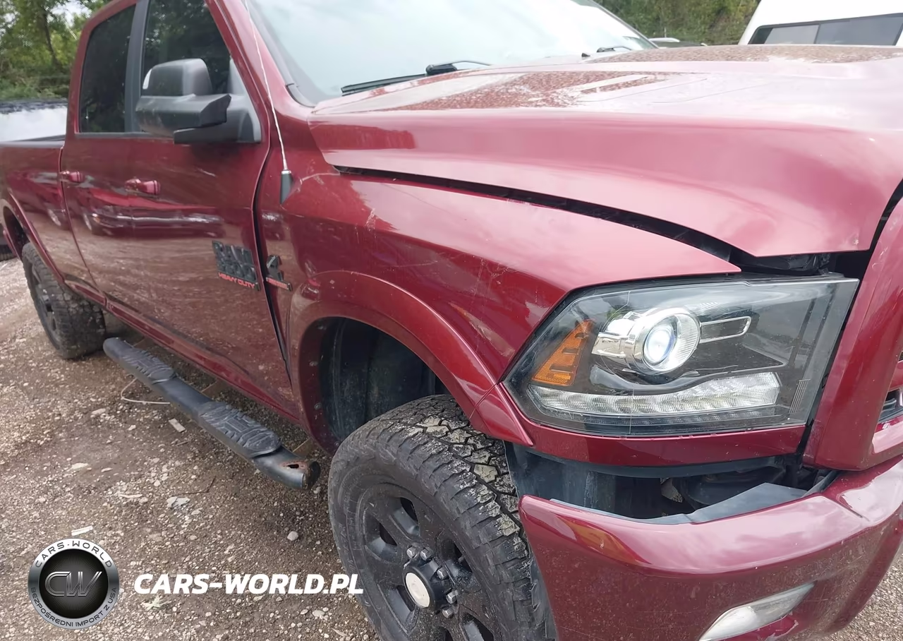2018 Ram 3500 Laramie 4X4 8' Box VIN:3C63R3JL5JG310999 - 12