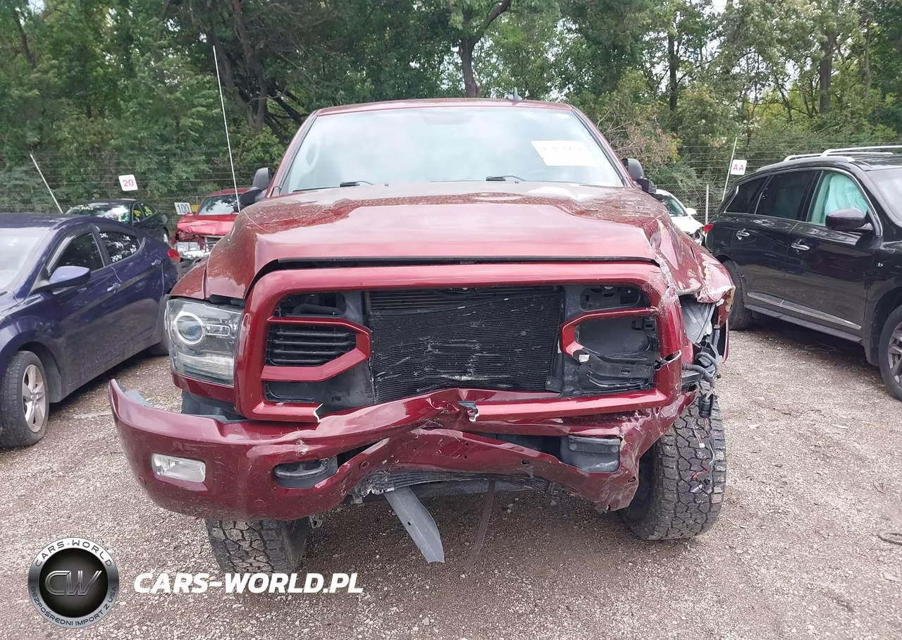 2018 Ram 3500 Laramie 4X4 8' Box VIN:3C63R3JL5JG310999 - 14