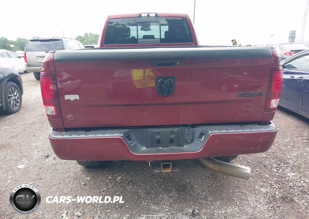 2018 Ram 3500 Laramie 4X4 8' Box VIN:3C63R3JL5JG310999 - 17