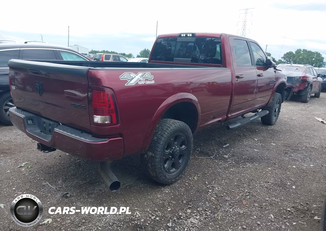 2018 Ram 3500 Laramie 4X4 8' Box VIN:3C63R3JL5JG310999 - 4