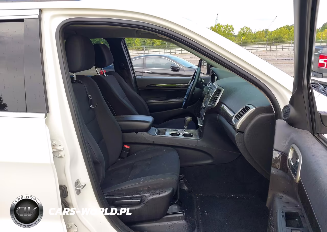 2012 Jeep Grand Cherokee Laredo VIN:1C4RJFAG3CC175929 - 5