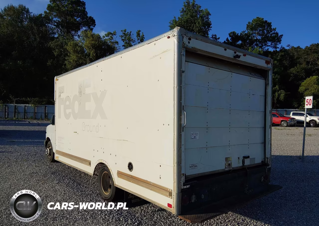 2017 GMC Savana Cutaway Work Van VIN:1GD37TCG5H1106206 - 3
