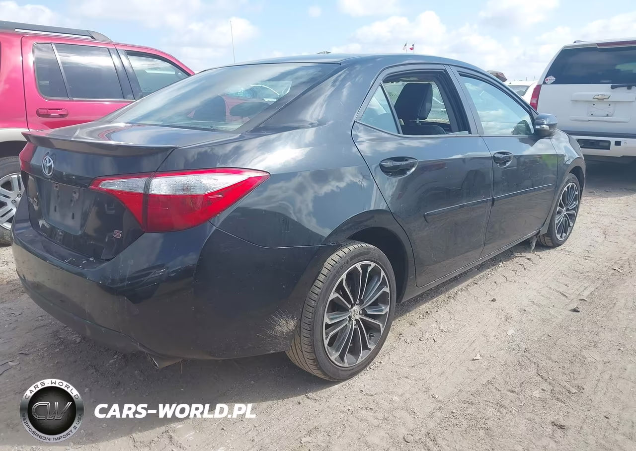 2015 Toyota Corolla S Plus VIN:5YFBURHE0FP333279 - 4