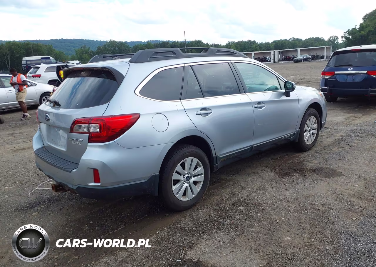 2015 Subaru Outback 2.5I Limited VIN:4S4BSALC7F3220687 - 4