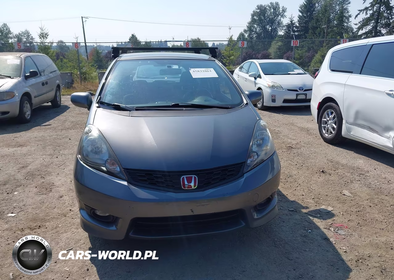 2013 Honda Fit Sport VIN:JHMGE8H58DC010017 - 12