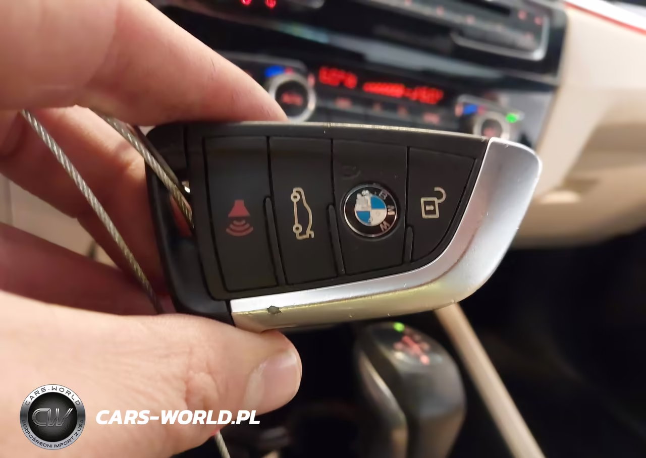 2018 BMW X1 xDrive28I VIN:WBXHT3C33J5K24694 - 11