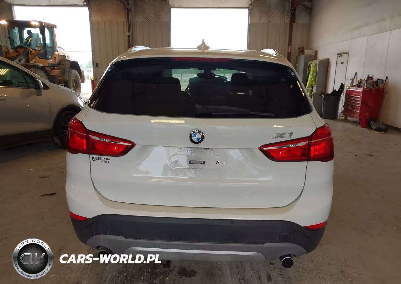 2018 BMW X1 xDrive28I VIN:WBXHT3C33J5K24694 - 16