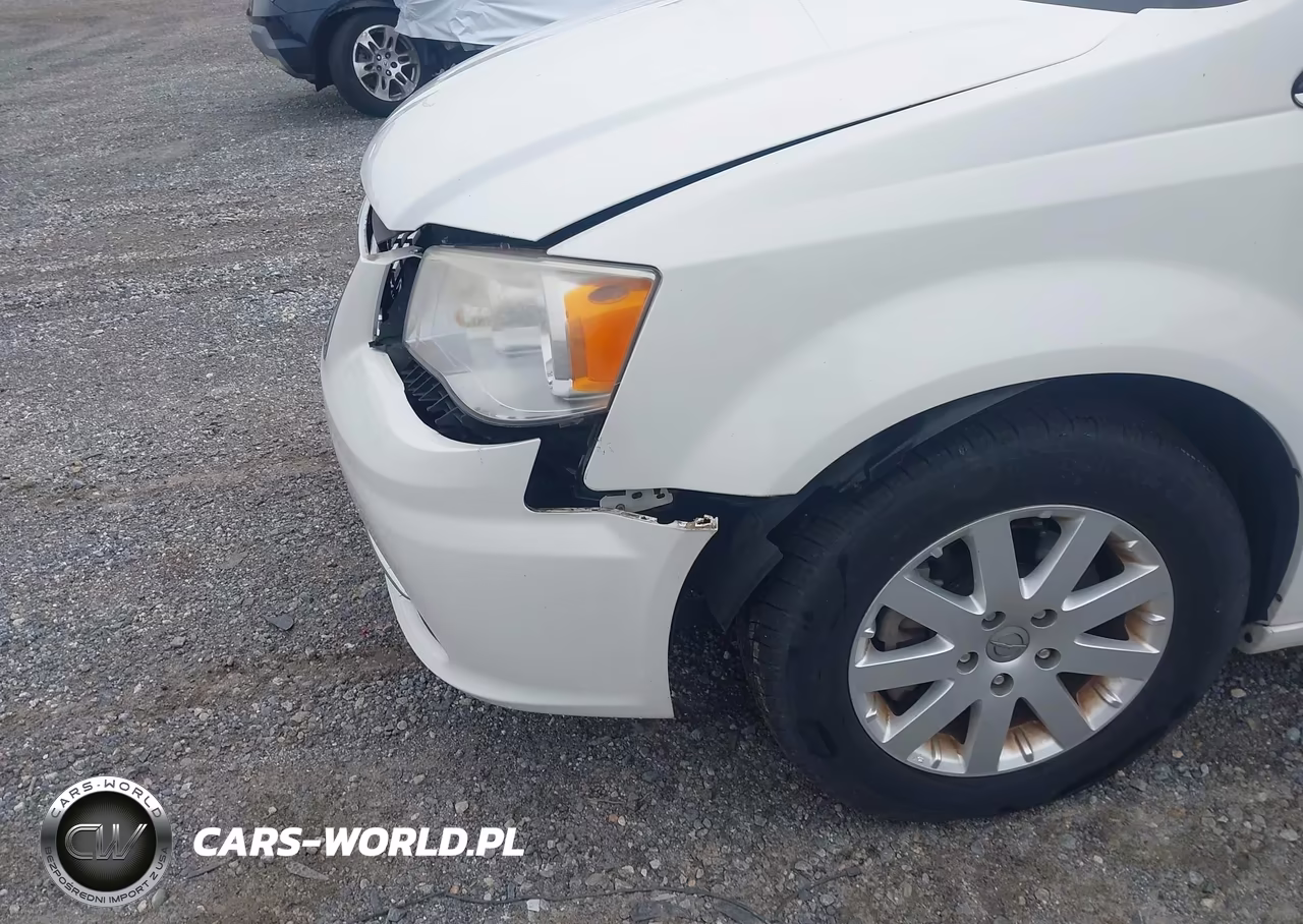 2013 Chrysler Town & Country Touring VIN:2C4RC1BG6DR557490 - 18