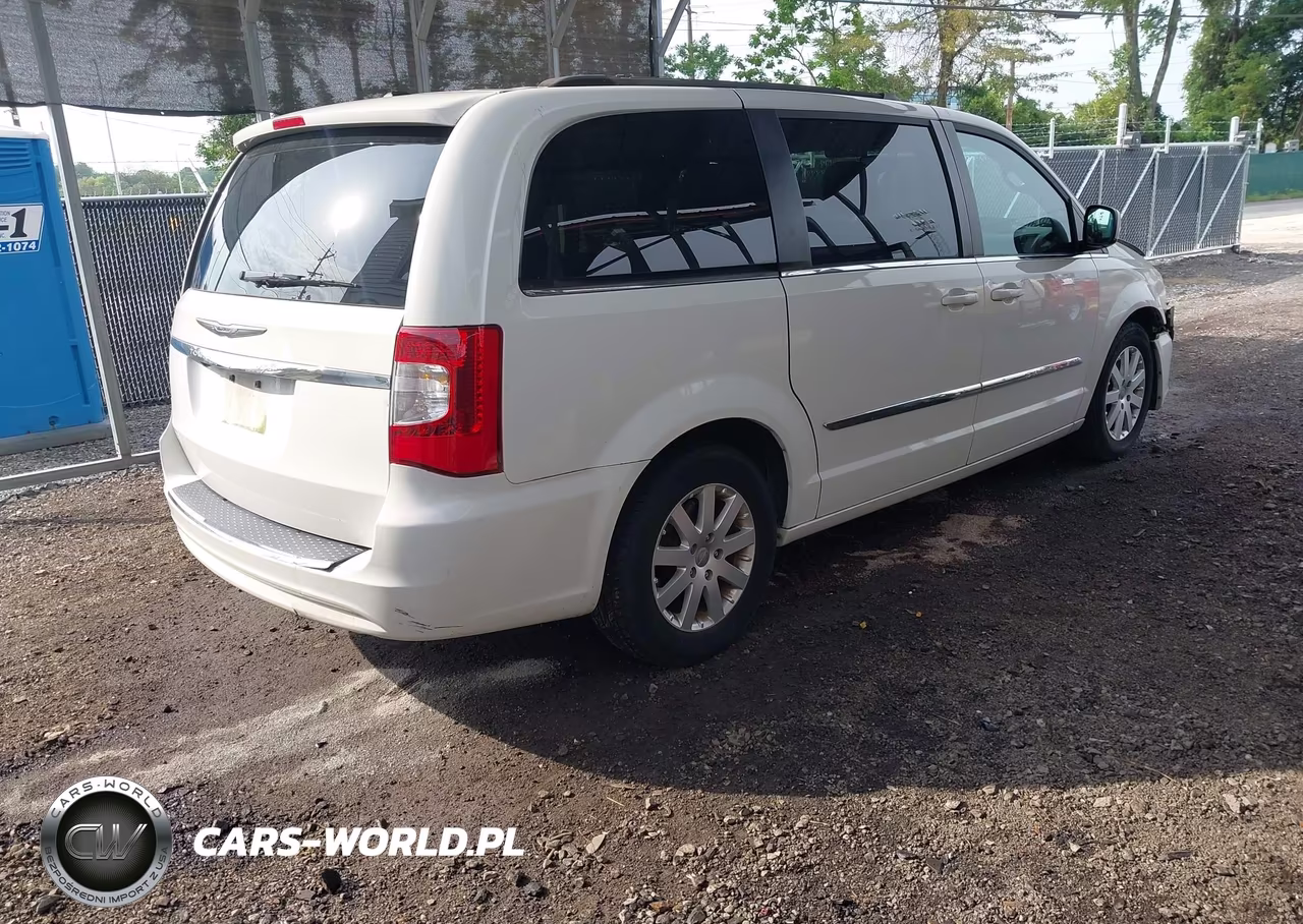 2013 Chrysler Town & Country Touring VIN:2C4RC1BG6DR557490 - 4