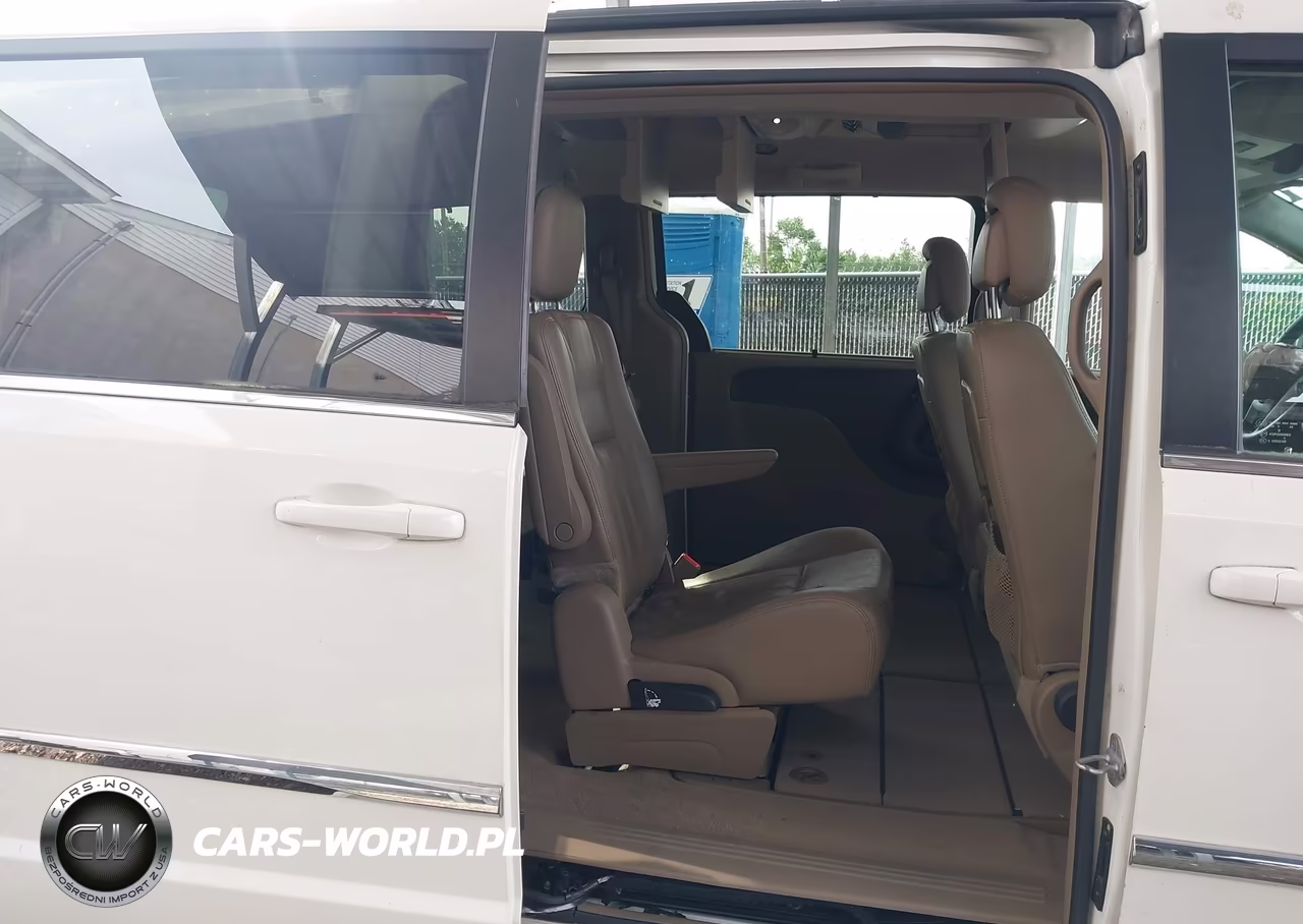 2013 Chrysler Town & Country Touring VIN:2C4RC1BG6DR557490 - 8