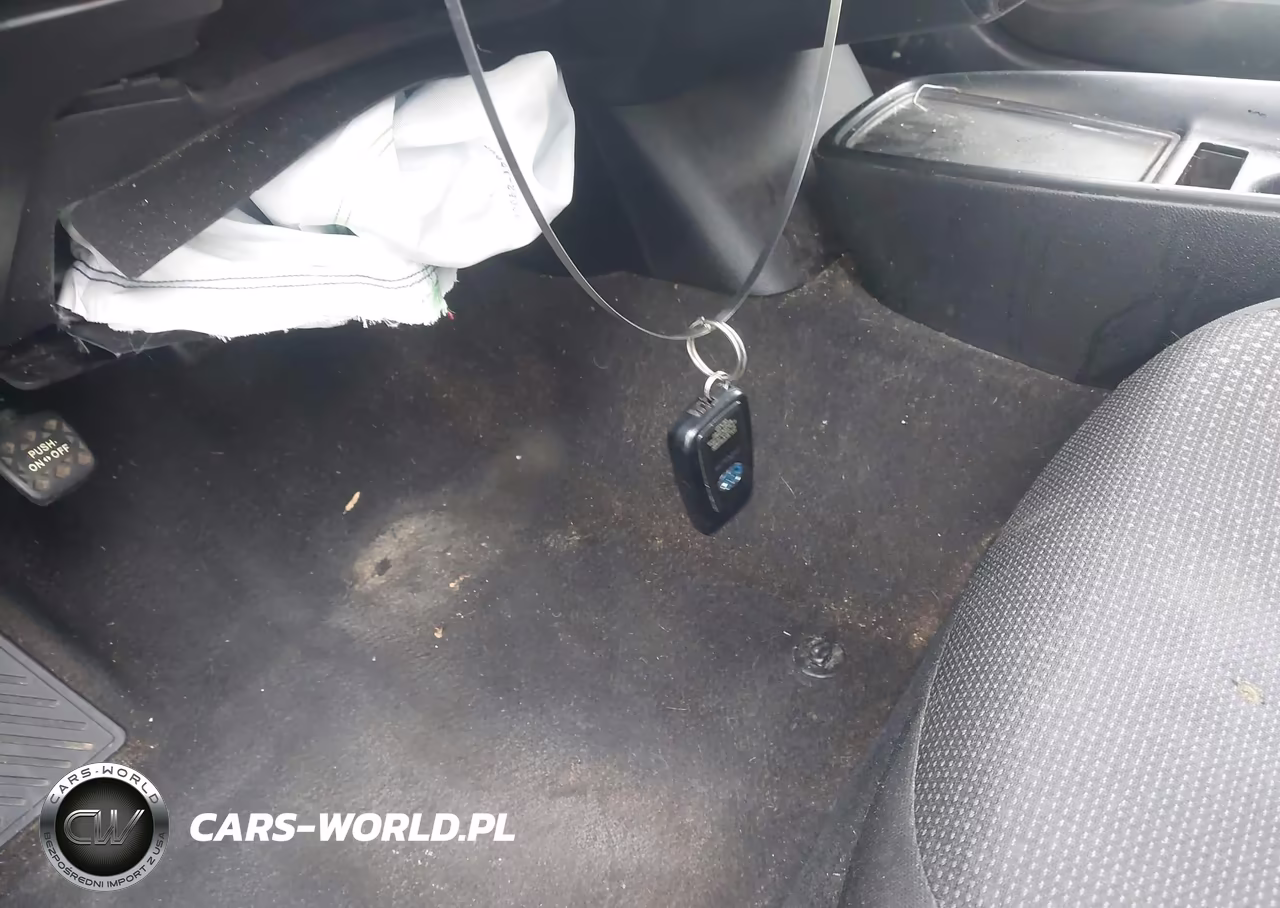 2019 Toyota Prius Le VIN:JTDKARFUXK3100600 - 11