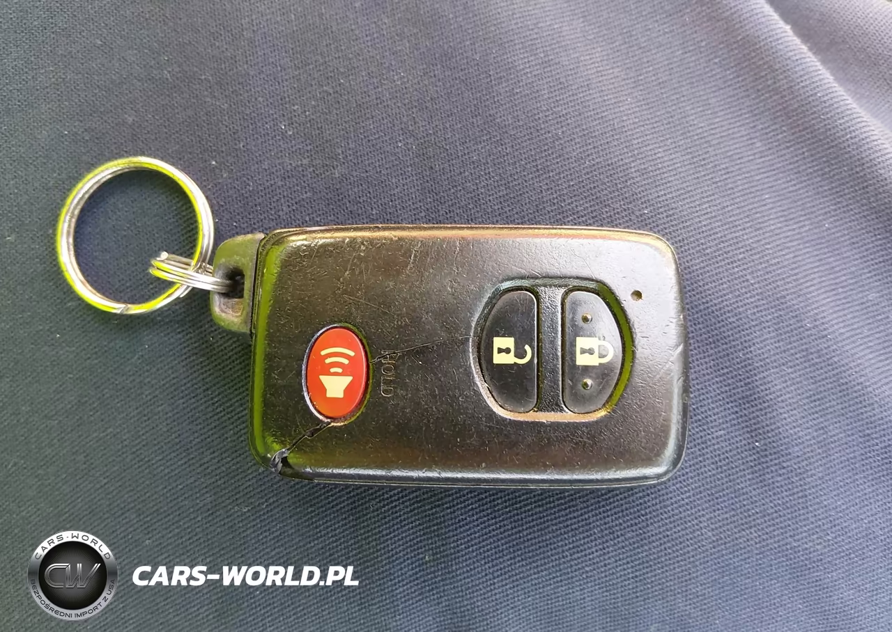 2015 Toyota Prius Two VIN:JTDKN3DU4F0463082 - 11