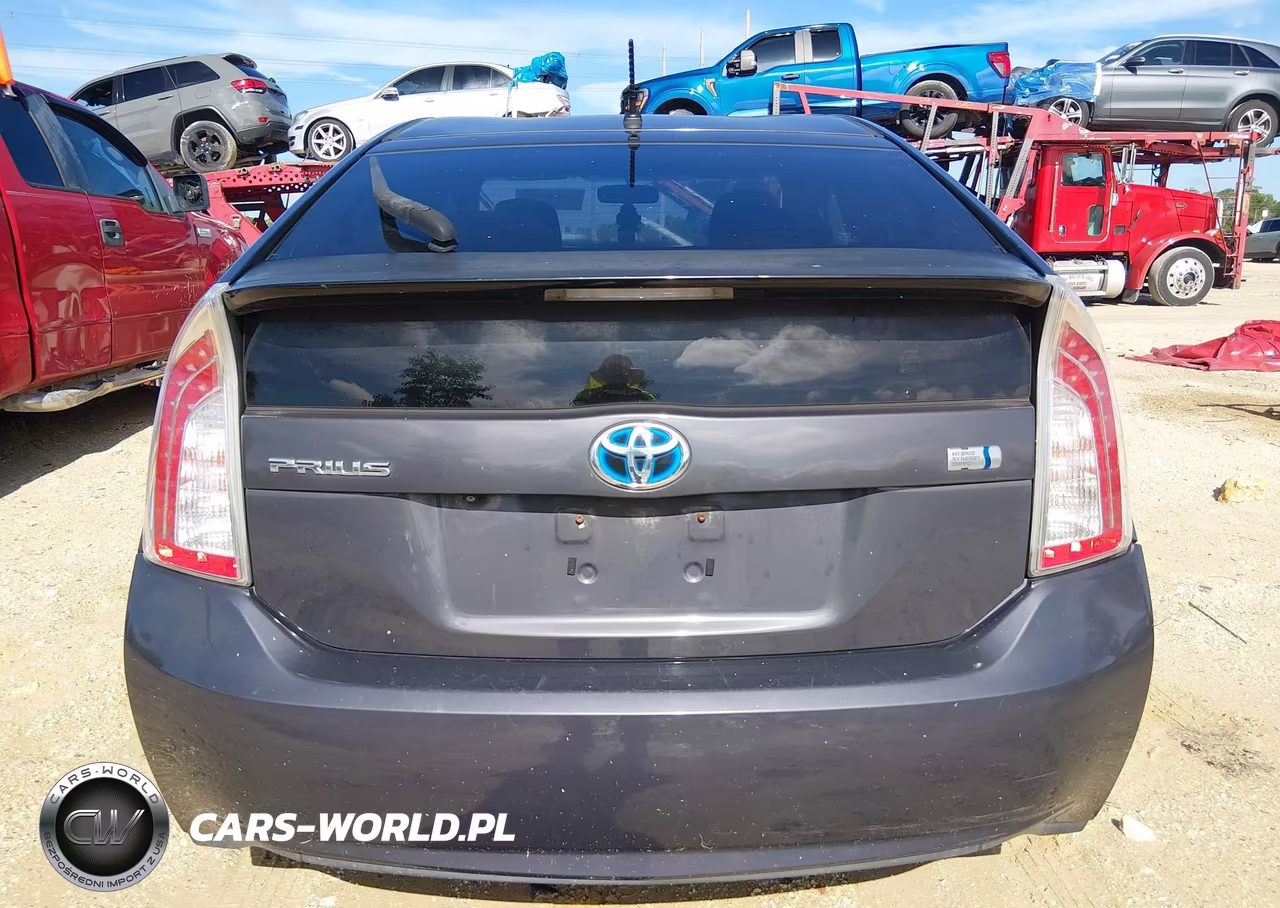 2015 Toyota Prius Two VIN:JTDKN3DU4F0463082 - 16