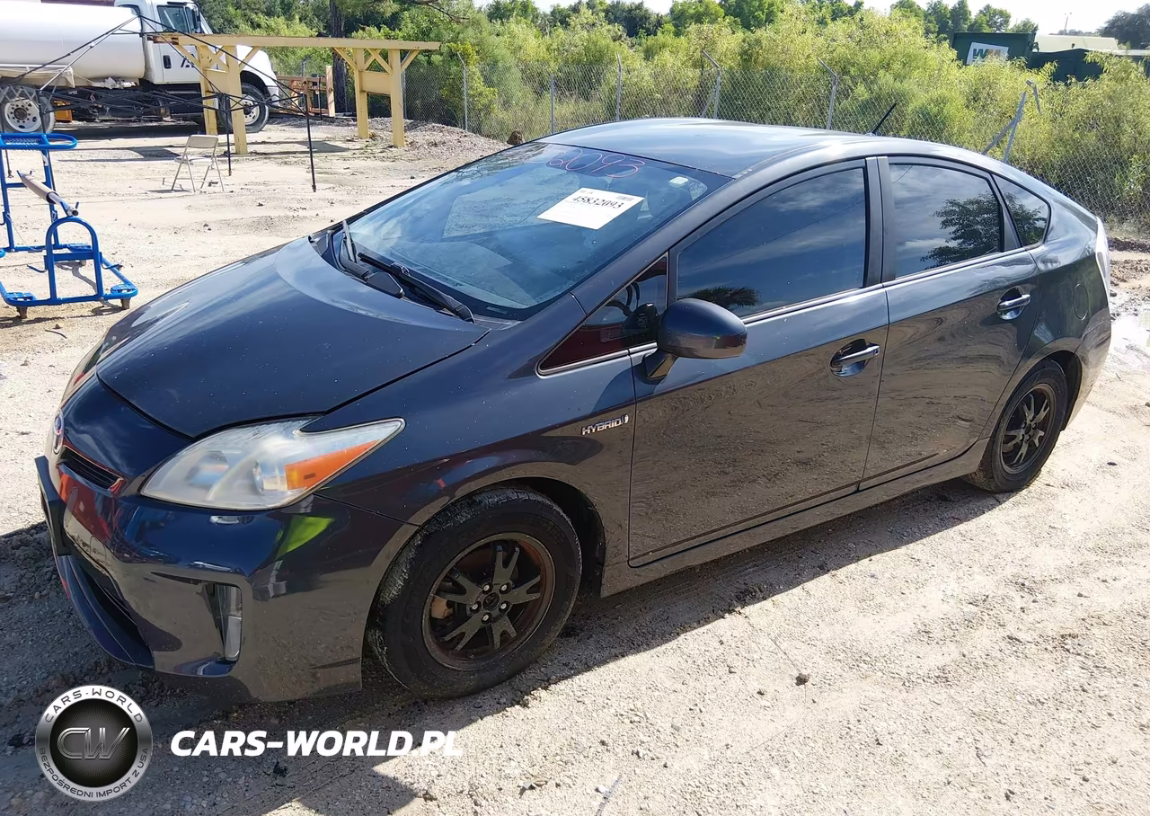 2015 Toyota Prius Two VIN:JTDKN3DU4F0463082 - 2