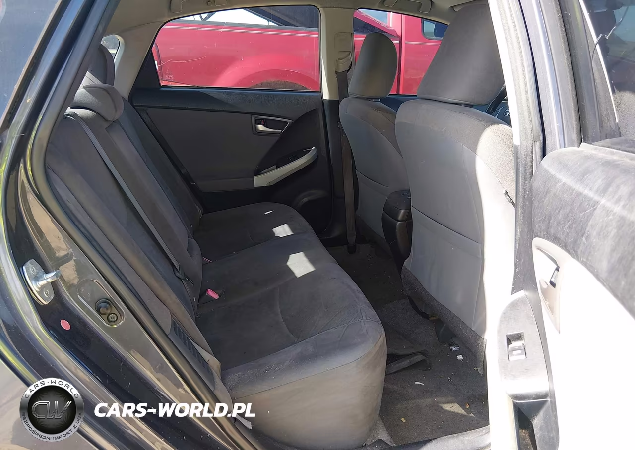 2015 Toyota Prius Two VIN:JTDKN3DU4F0463082 - 8