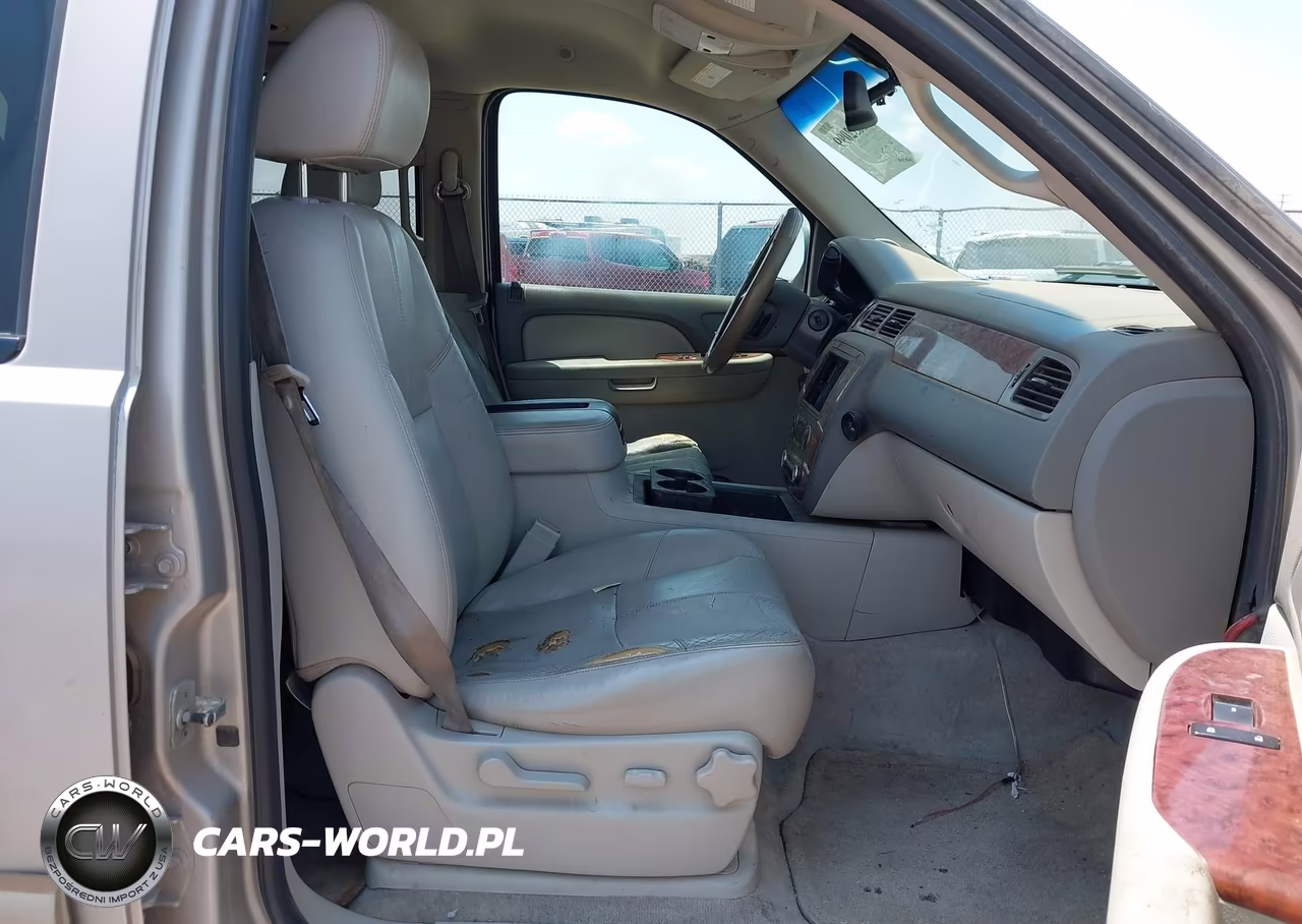 2008 Chevrolet Suburban 1500 Lt VIN:1GNFC16028J122807 - 5
