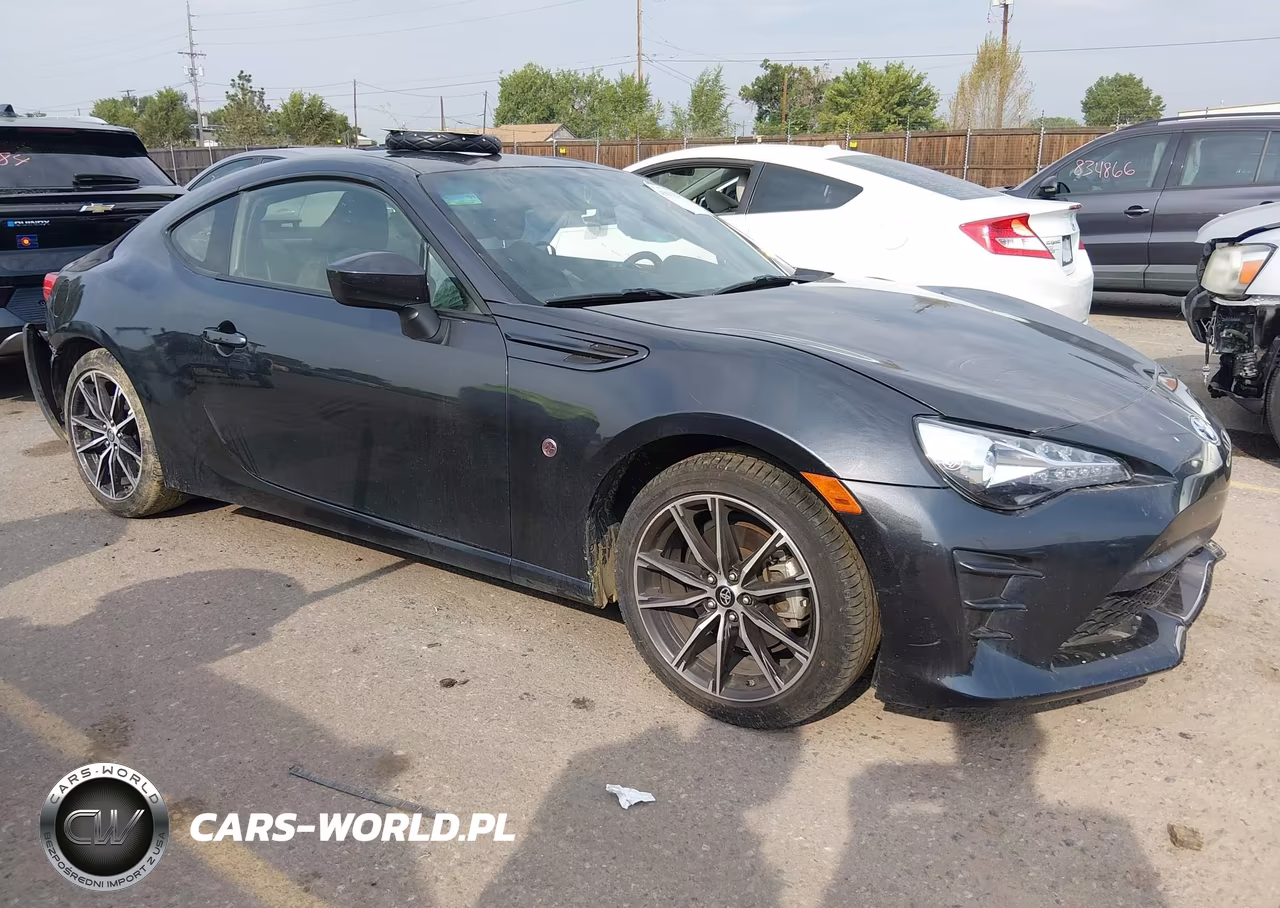 2017 Toyota 86 VIN:JF1ZNAA12H8710011 - 1