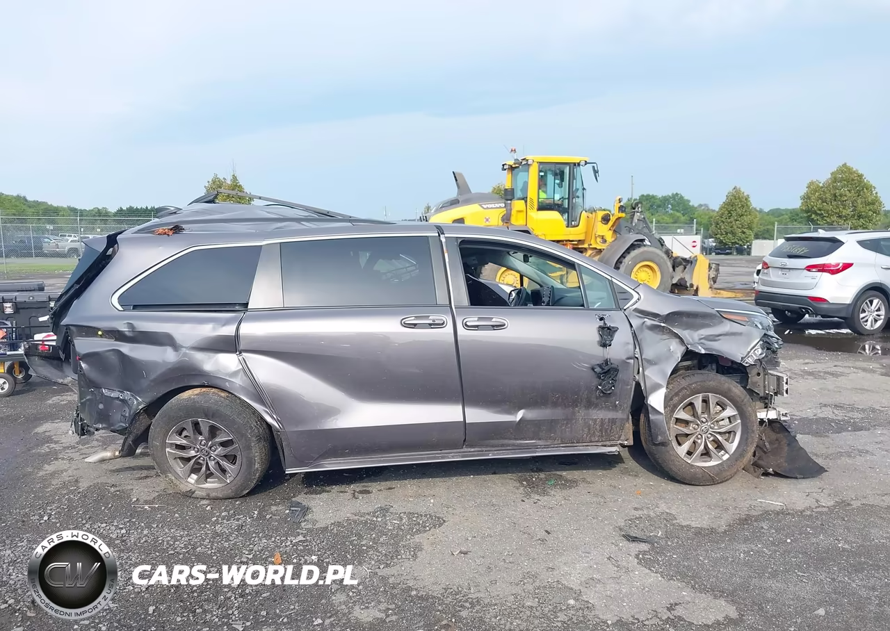 2024 Toyota Sienna Le VIN:5TDKSKFCXRS112878 - 13