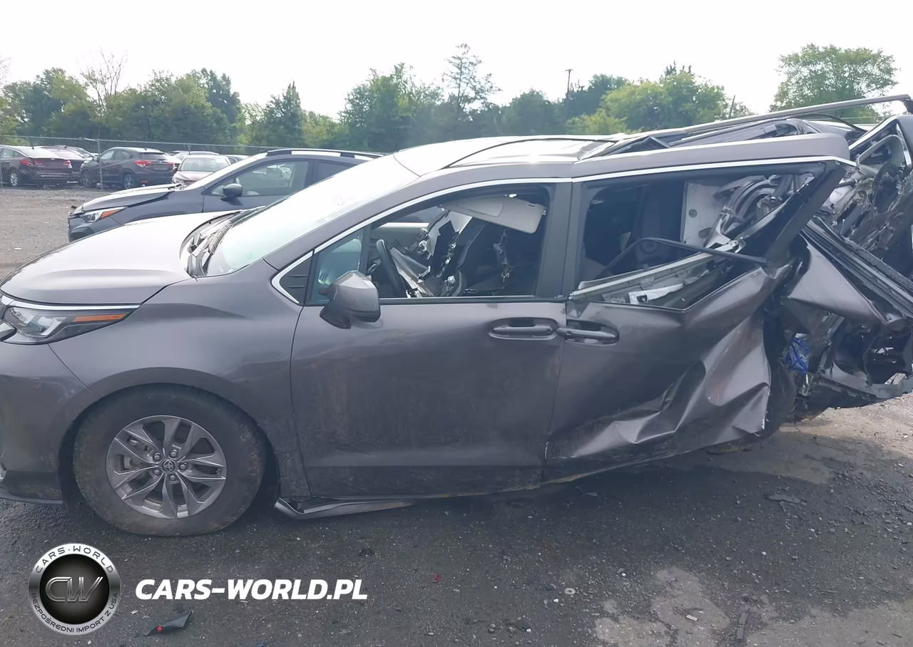 2024 Toyota Sienna Le VIN:5TDKSKFCXRS112878 - 14