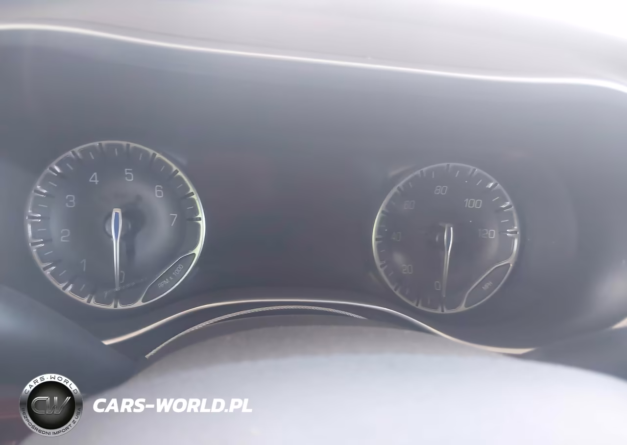 2017 Chrysler Pacifica Touring-L Plus VIN:2C4RC1EG7HR643926 - 15