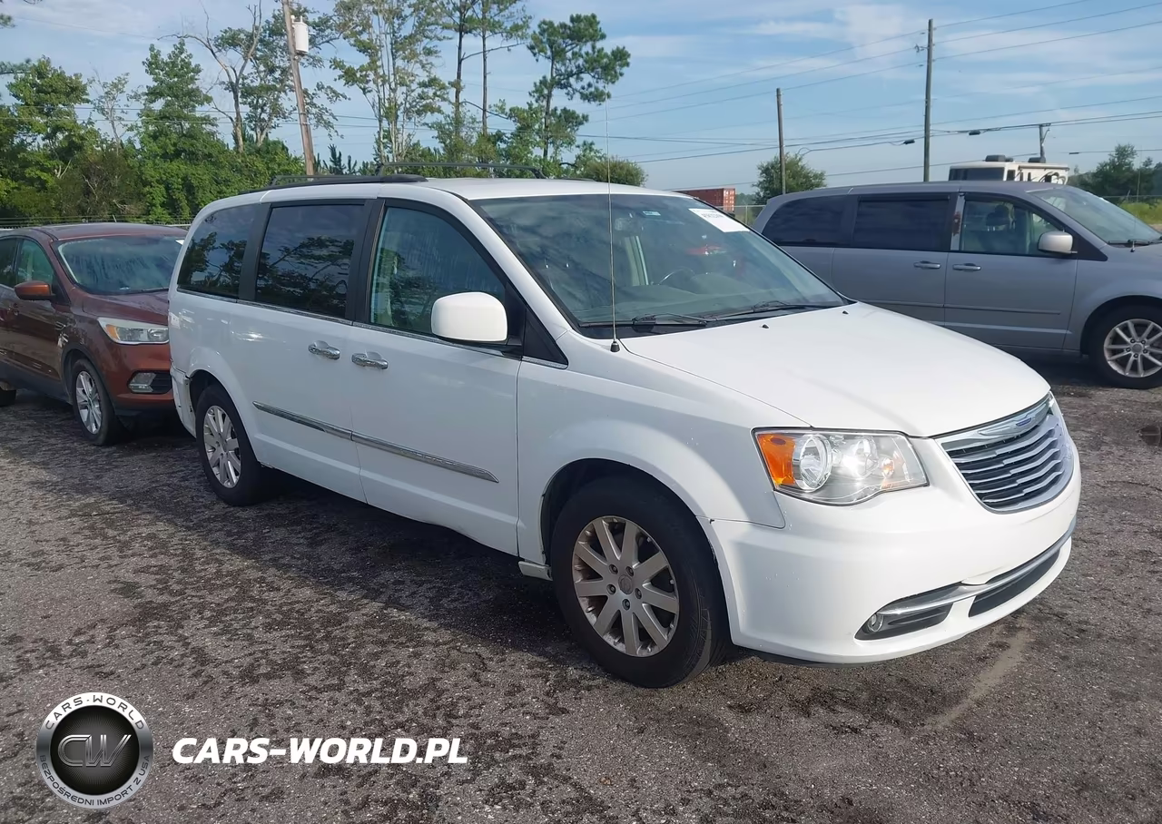 2016 Chrysler Town & Country Touring – zdjęcie 1 z 17