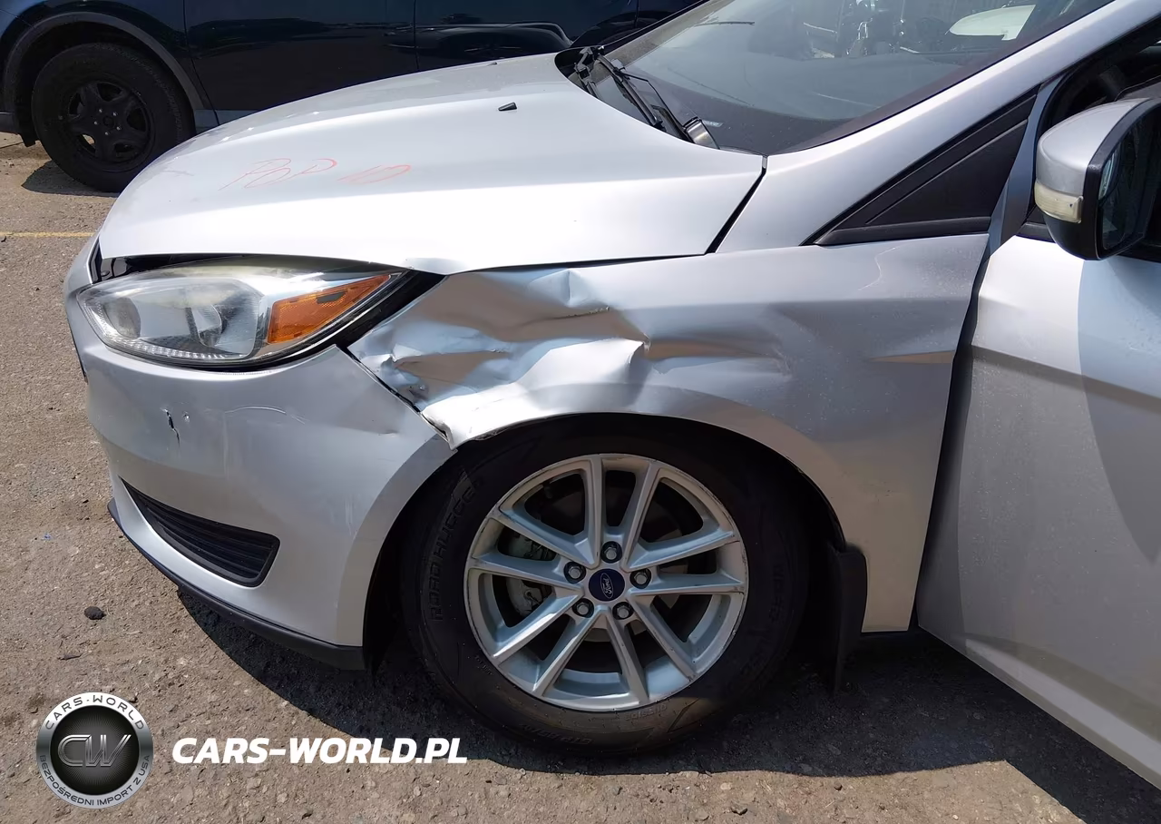 2016 Ford Focus Se VIN:1FADP3F22GL267422 - 6