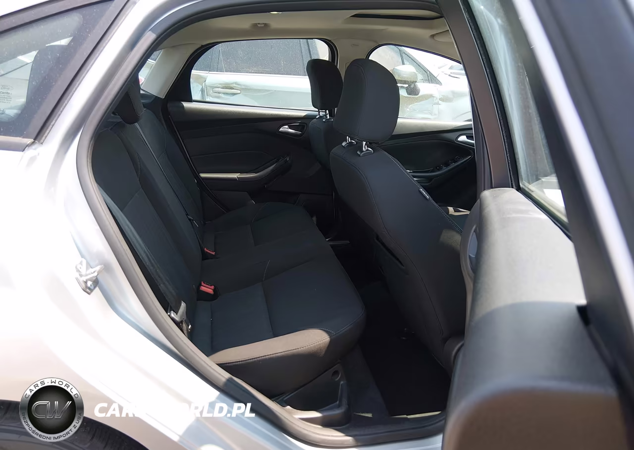 2016 Ford Focus Se VIN:1FADP3F22GL267422 - 8