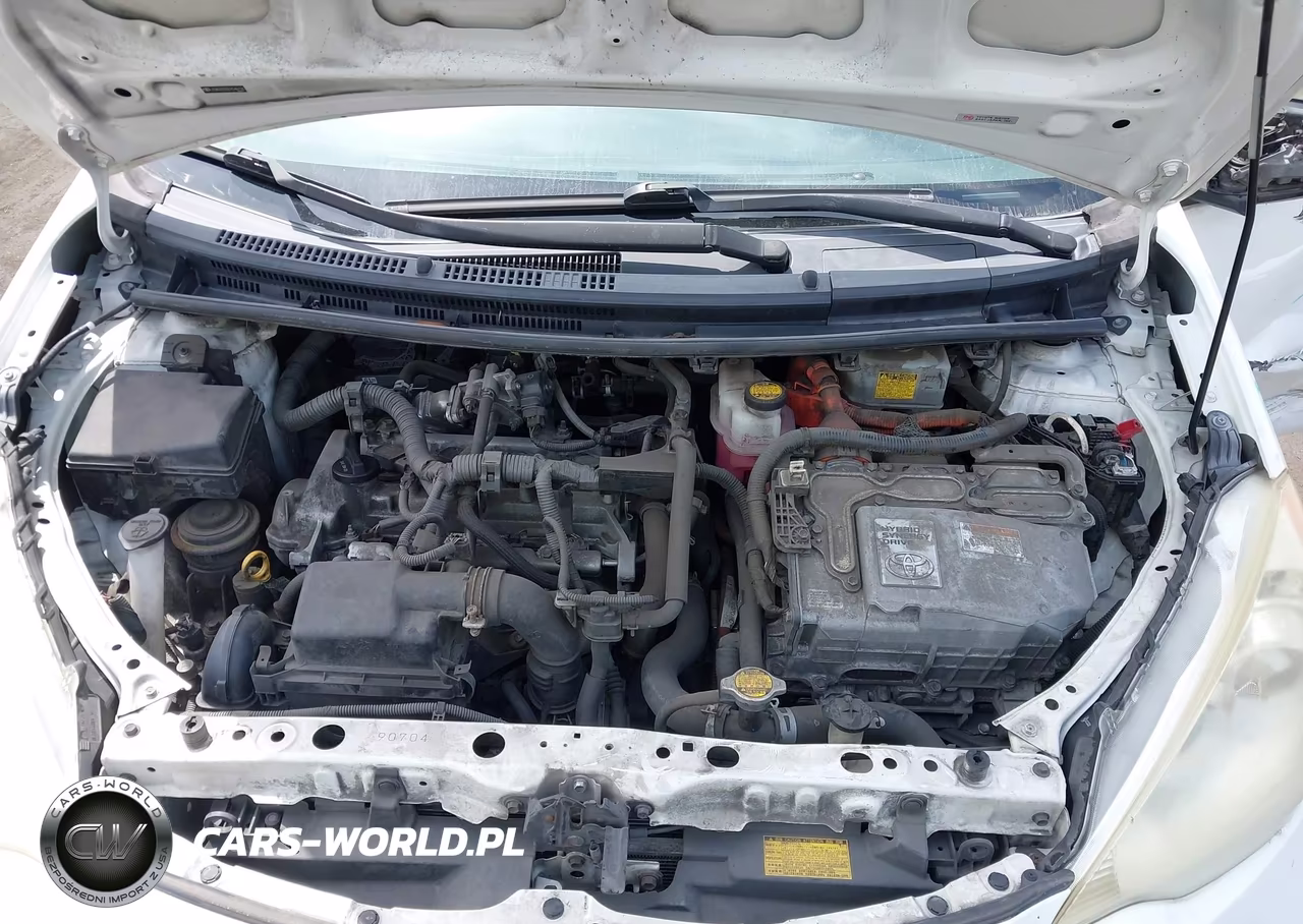 2013 Toyota Prius C One VIN:JTDKDTB30D1546125 - 10