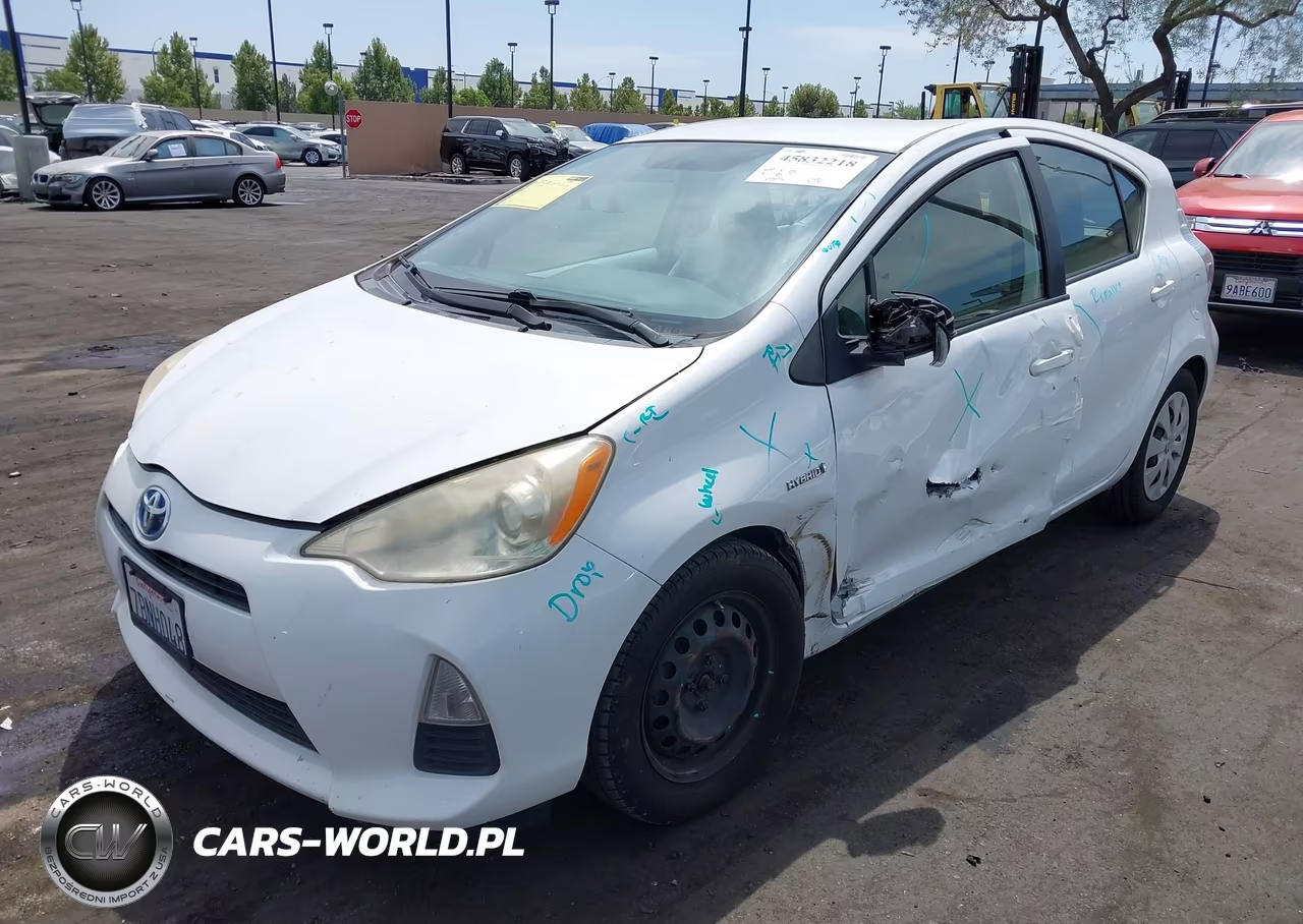2013 Toyota Prius C One VIN:JTDKDTB30D1546125 - 2