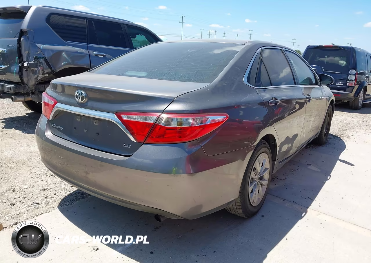 2015 Toyota Camry Le VIN:4T4BF1FK6FR471269 - 4