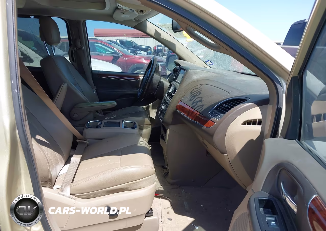 2012 Chrysler Town & Country Touring-L VIN:2C4RC1CG3CR117482 - 5