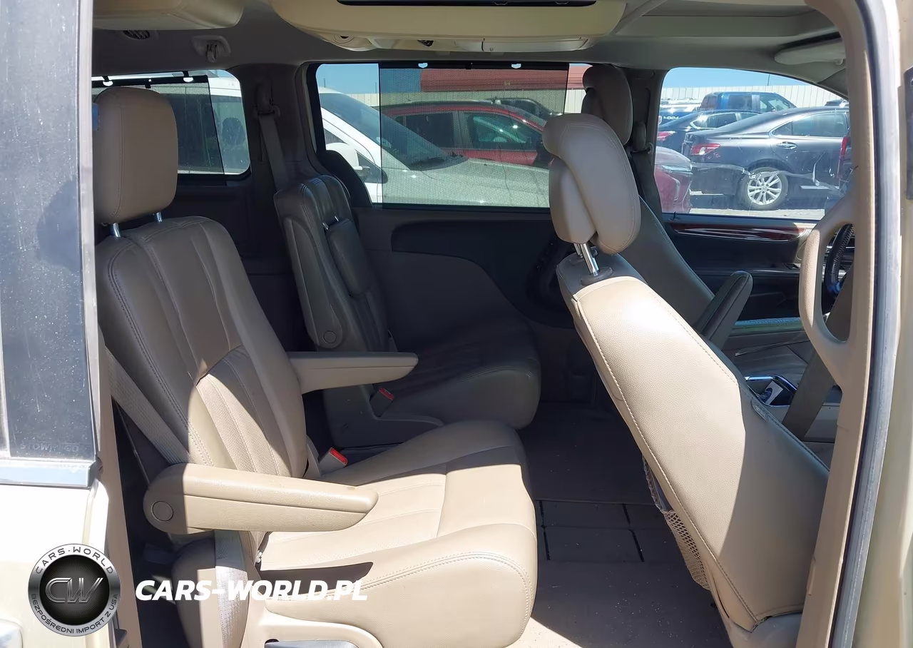 2012 Chrysler Town & Country Touring-L VIN:2C4RC1CG3CR117482 - 8