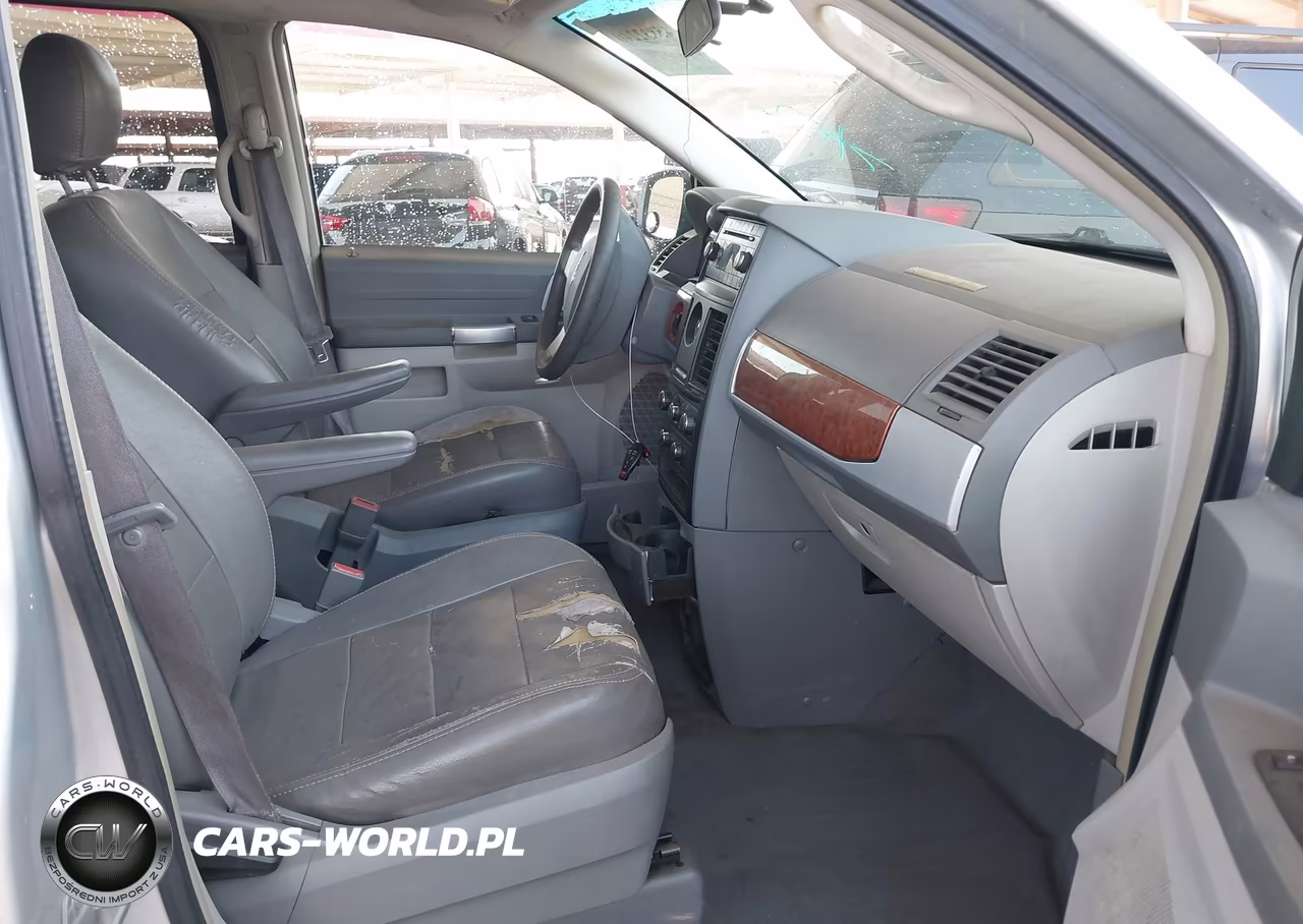 2008 Chrysler Town & Country Touring VIN:2A8HR54P78R678865 - 5