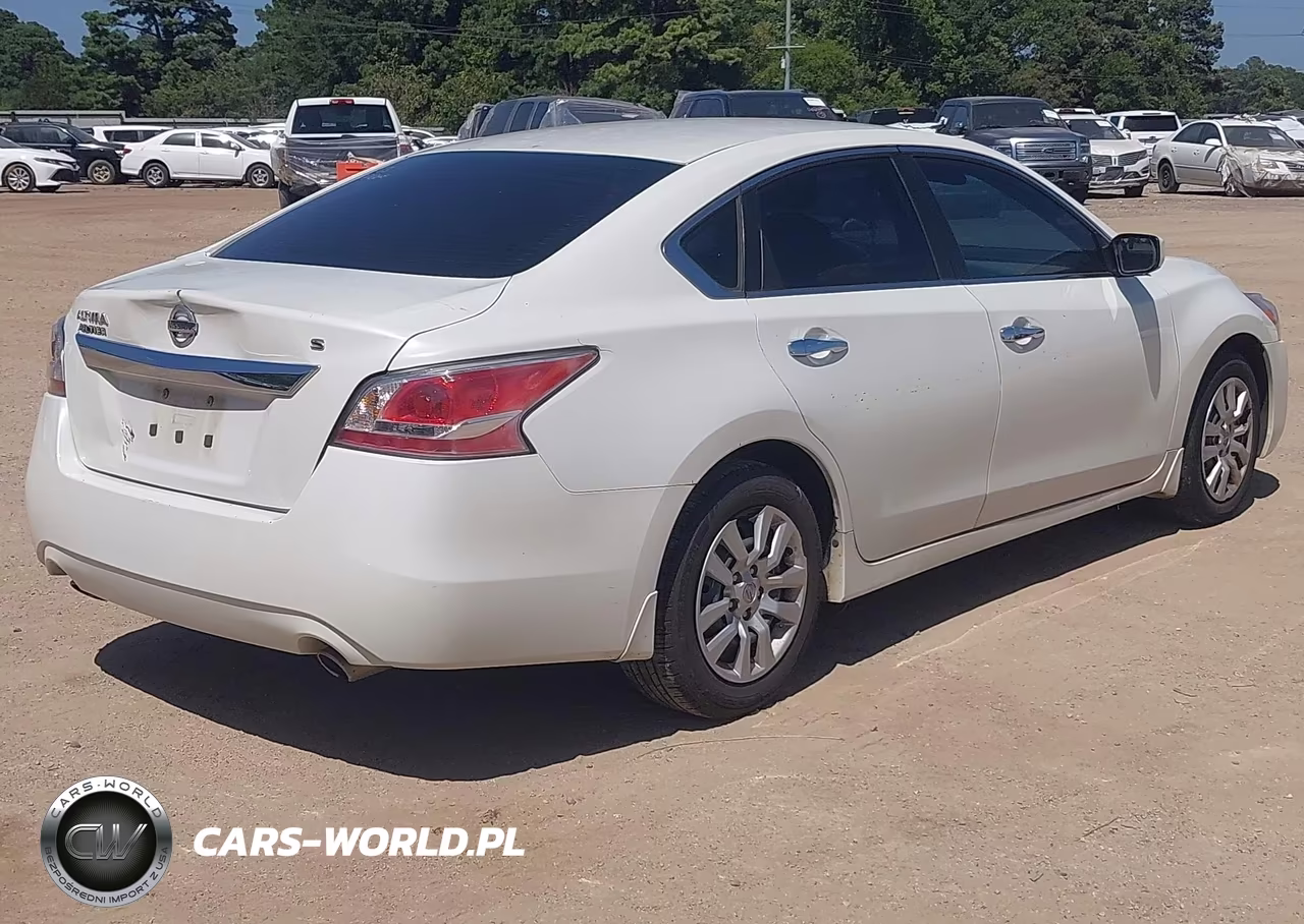 2015 Nissan Altima 2.5 S VIN:1N4AL3AP9FN329404 - 4