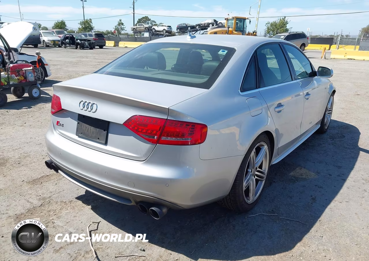 2012 Audi S4 Premium Plus VIN:WAUBGAFL3CA102299 - 4