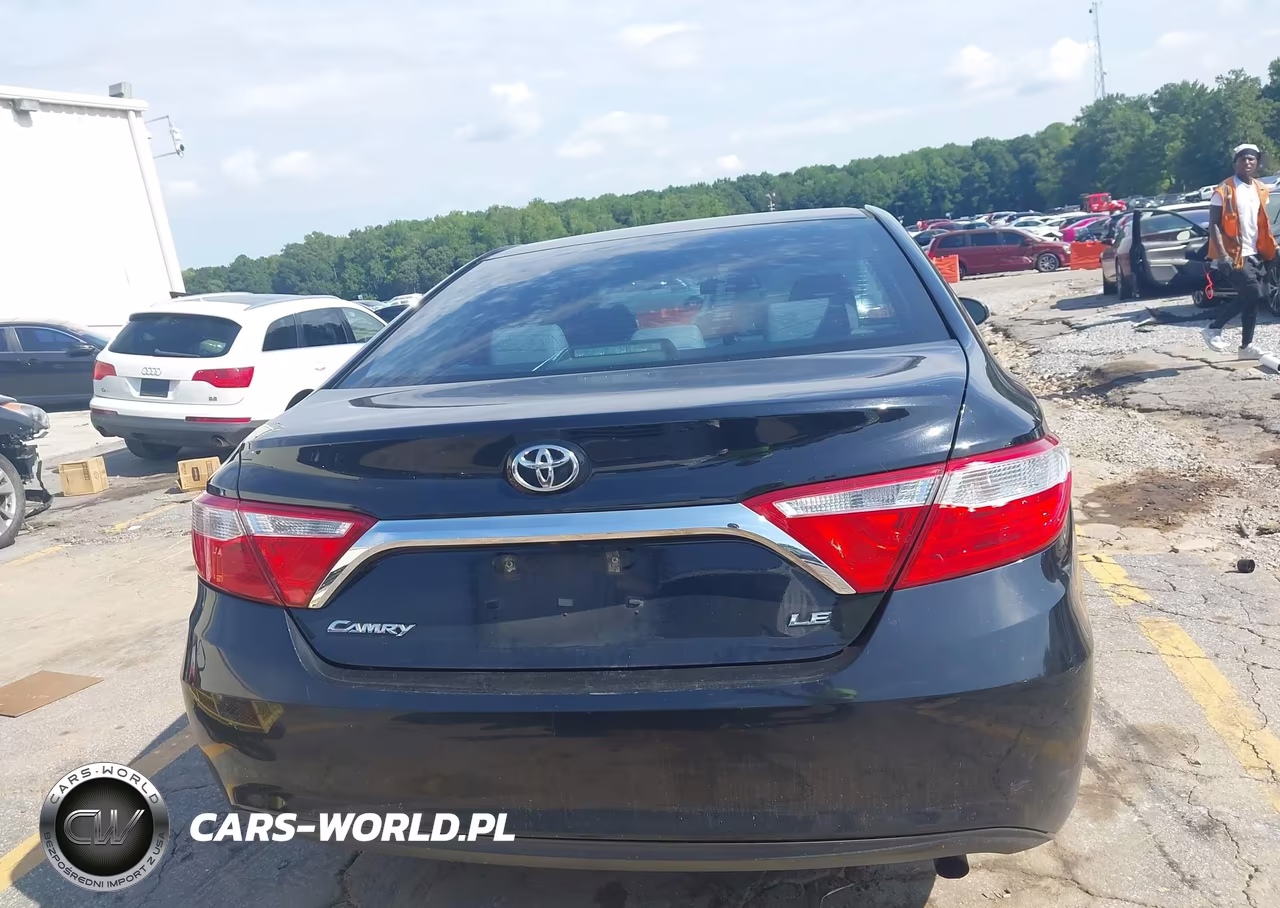 2017 Toyota Camry Le VIN:4T1BF1FK6HU704645 - 16