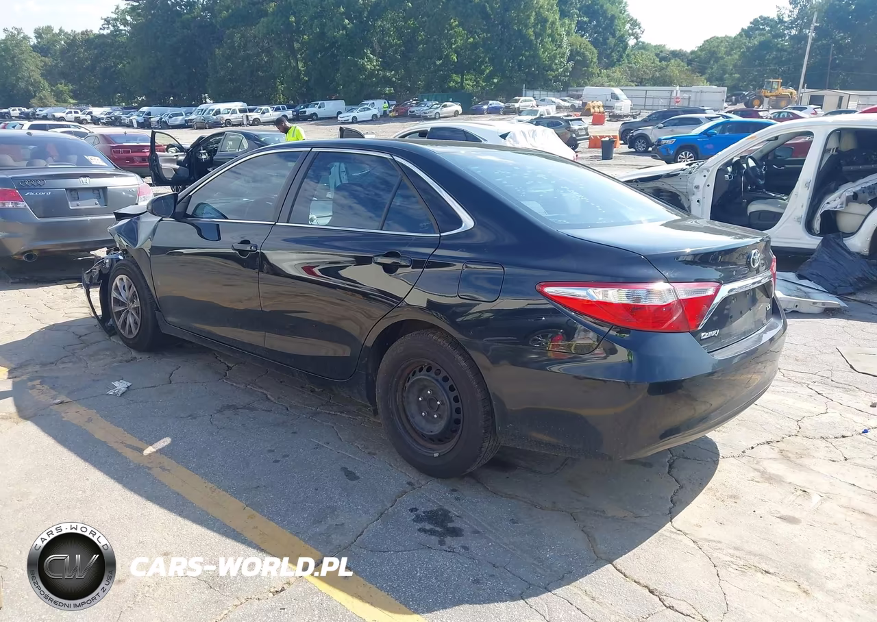 2017 Toyota Camry Le VIN:4T1BF1FK6HU704645 - 3