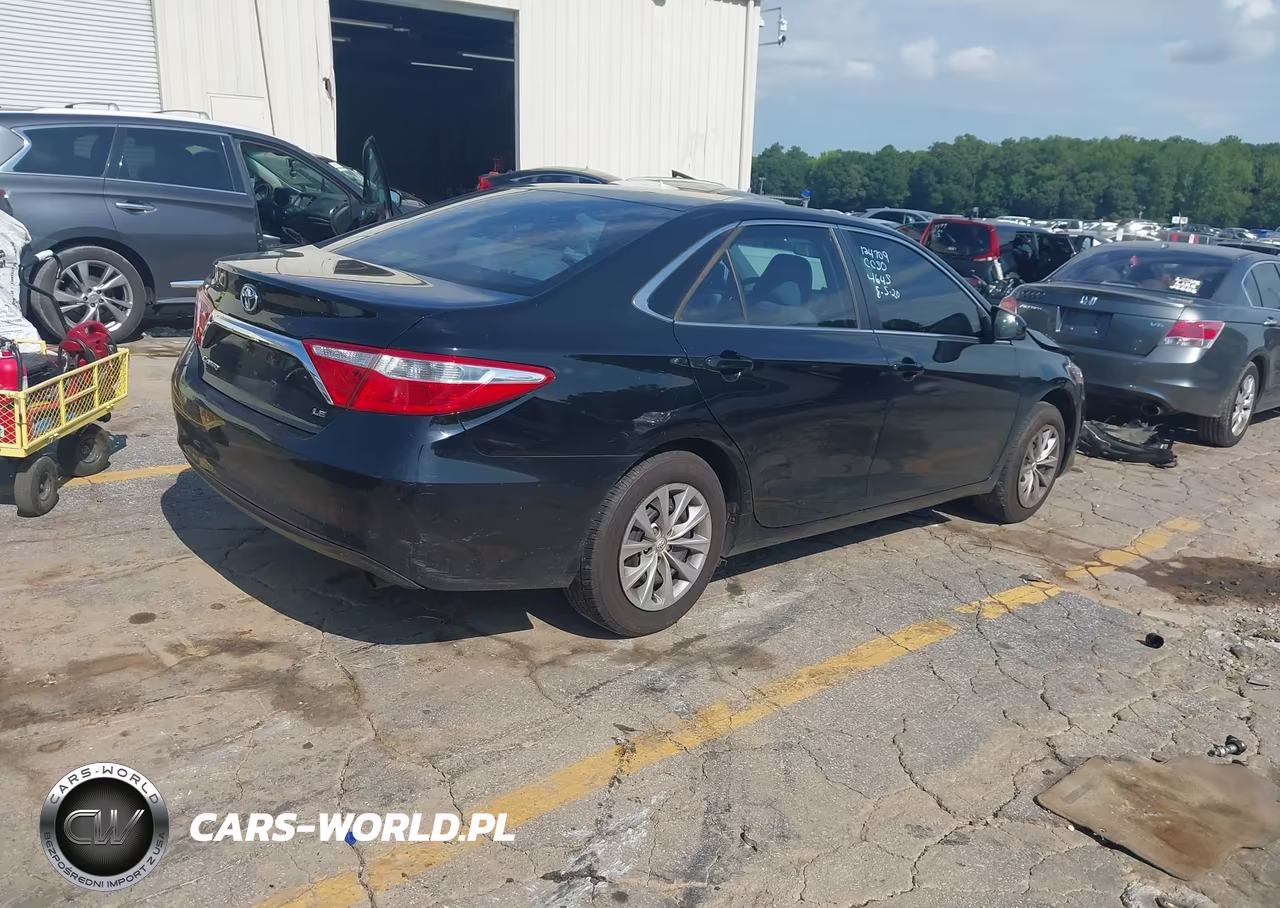 2017 Toyota Camry Le VIN:4T1BF1FK6HU704645 - 4